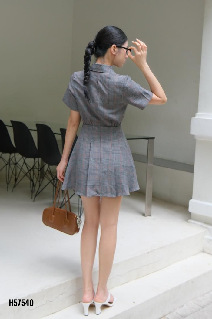 Váy xám ke CECI CELA xếp ly