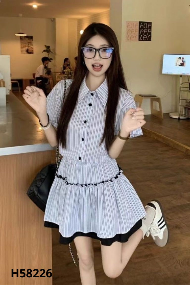 Váy LANN trắng sọc đen