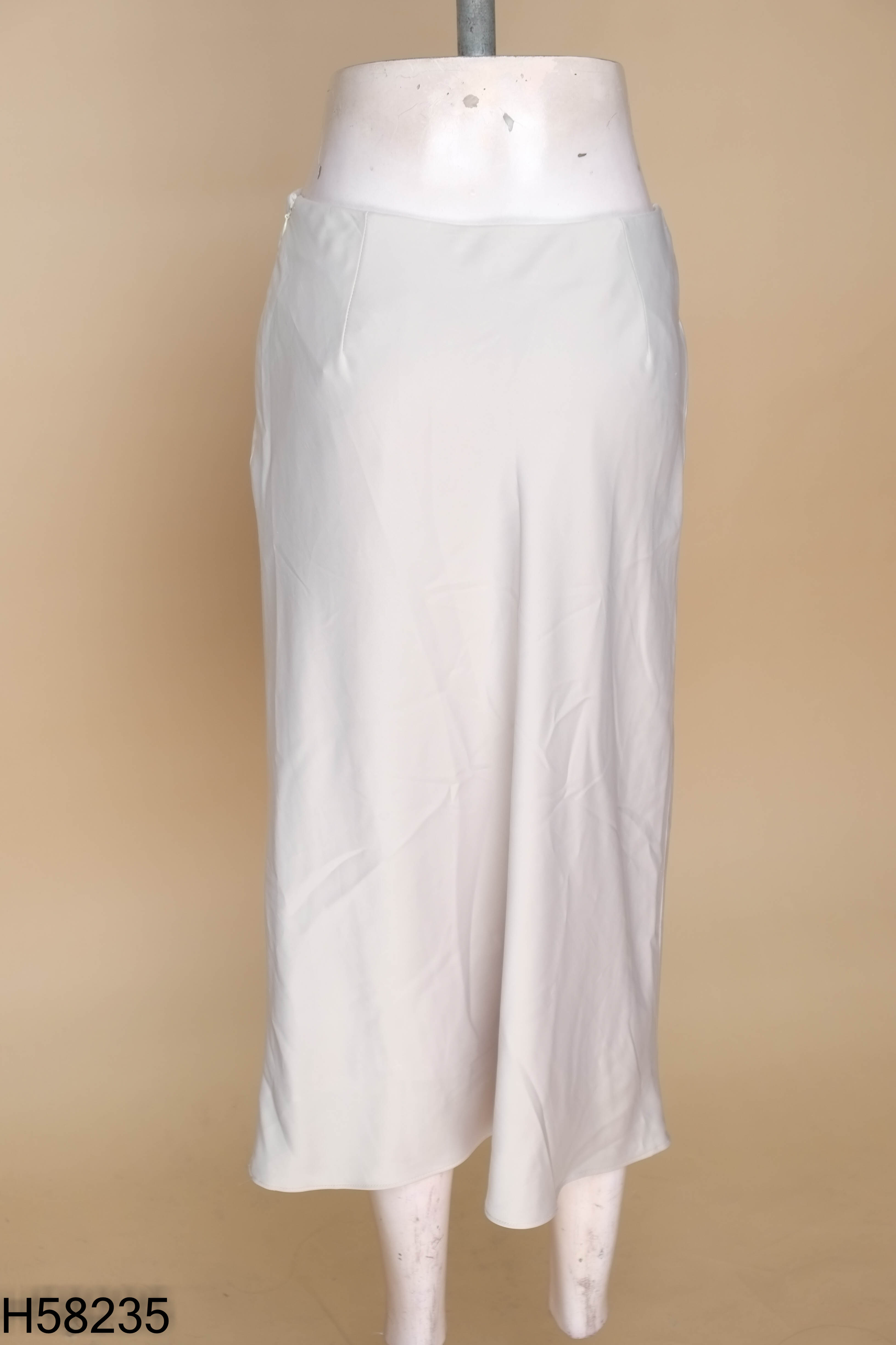 Chân váy xanh UNIQLO suông