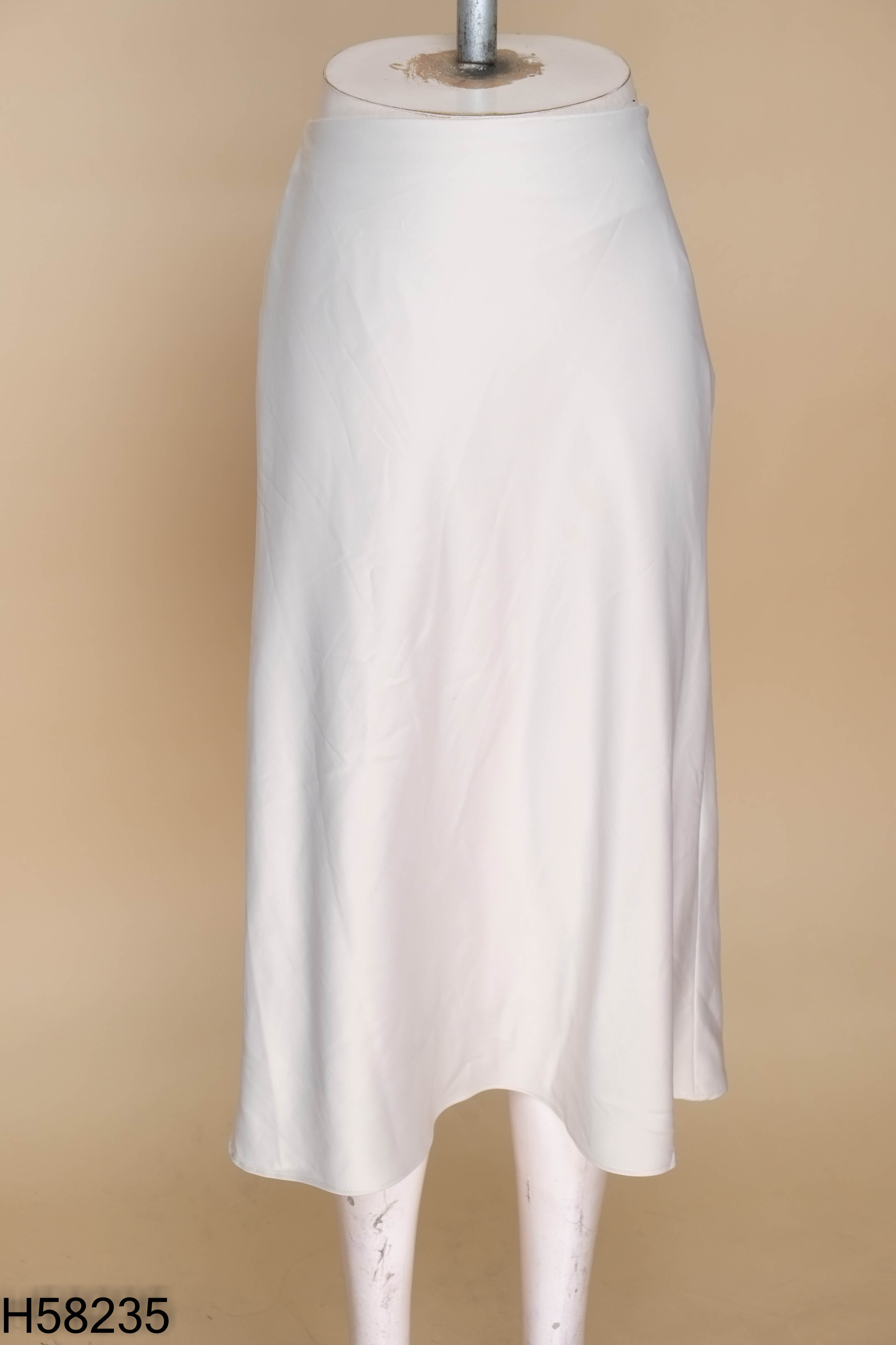 Chân váy xanh UNIQLO suông