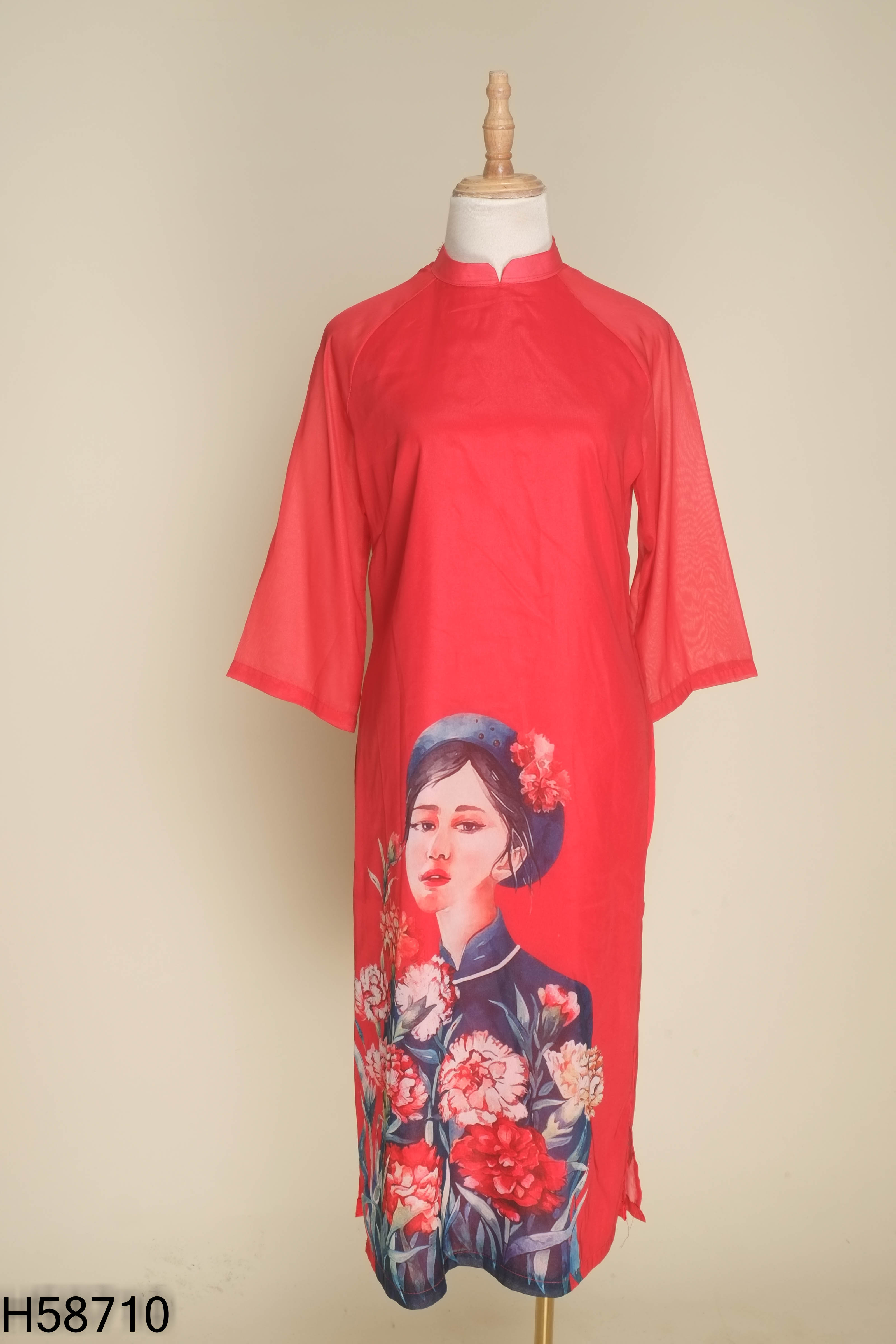 Áo dài voan đỏ in hoạt hình