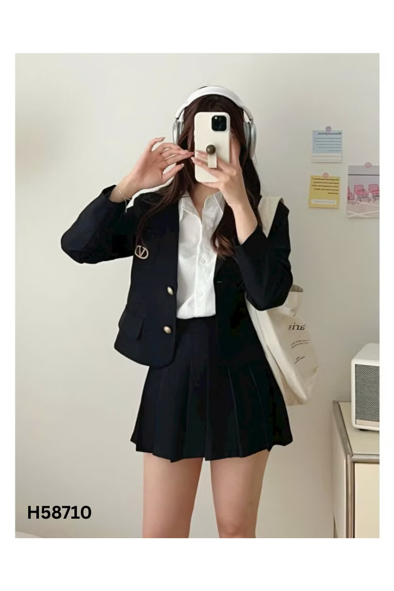 Set áo khoác + chân váy xếp ly đen