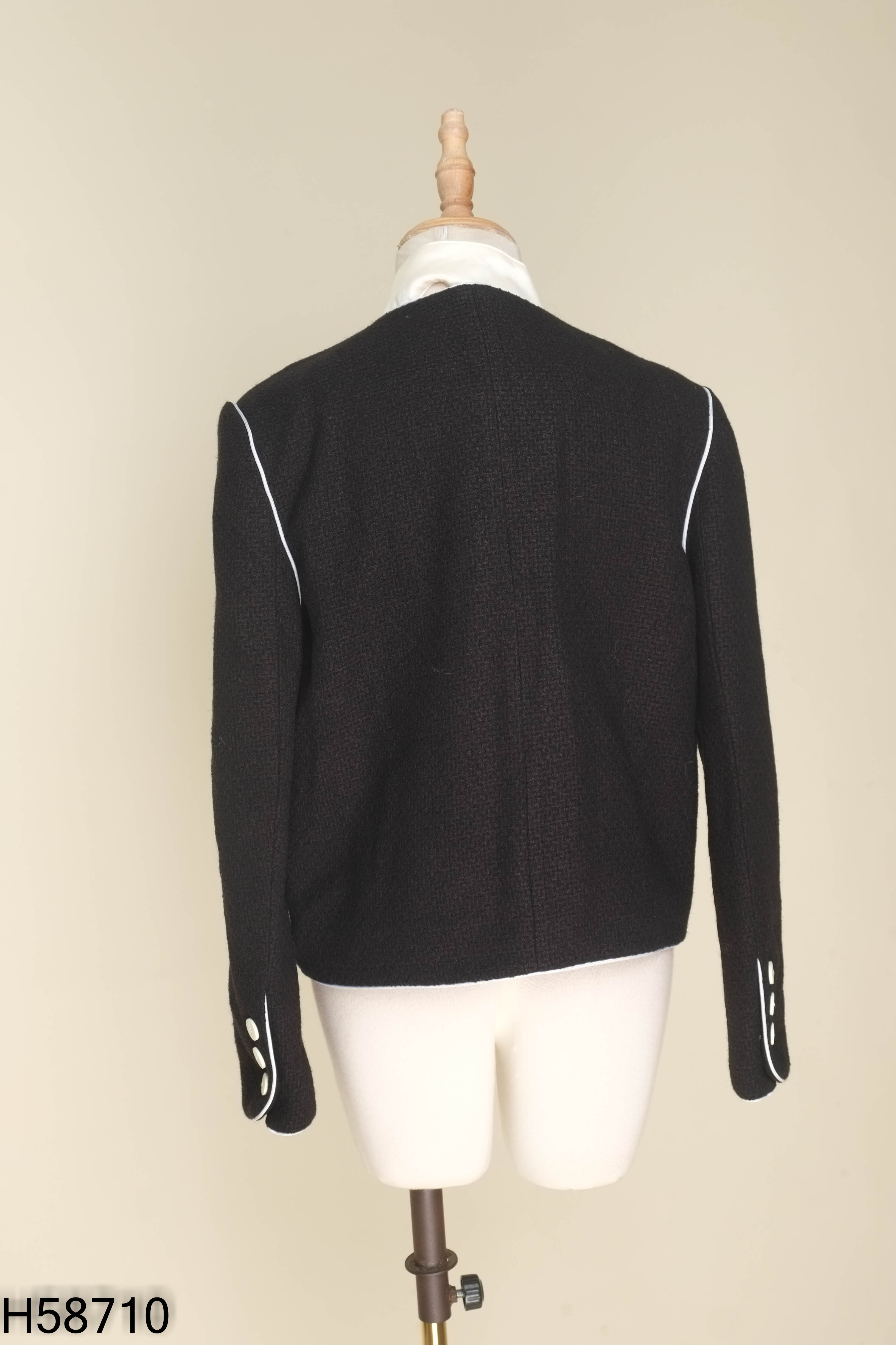 Áo khoác blazer đen phối be