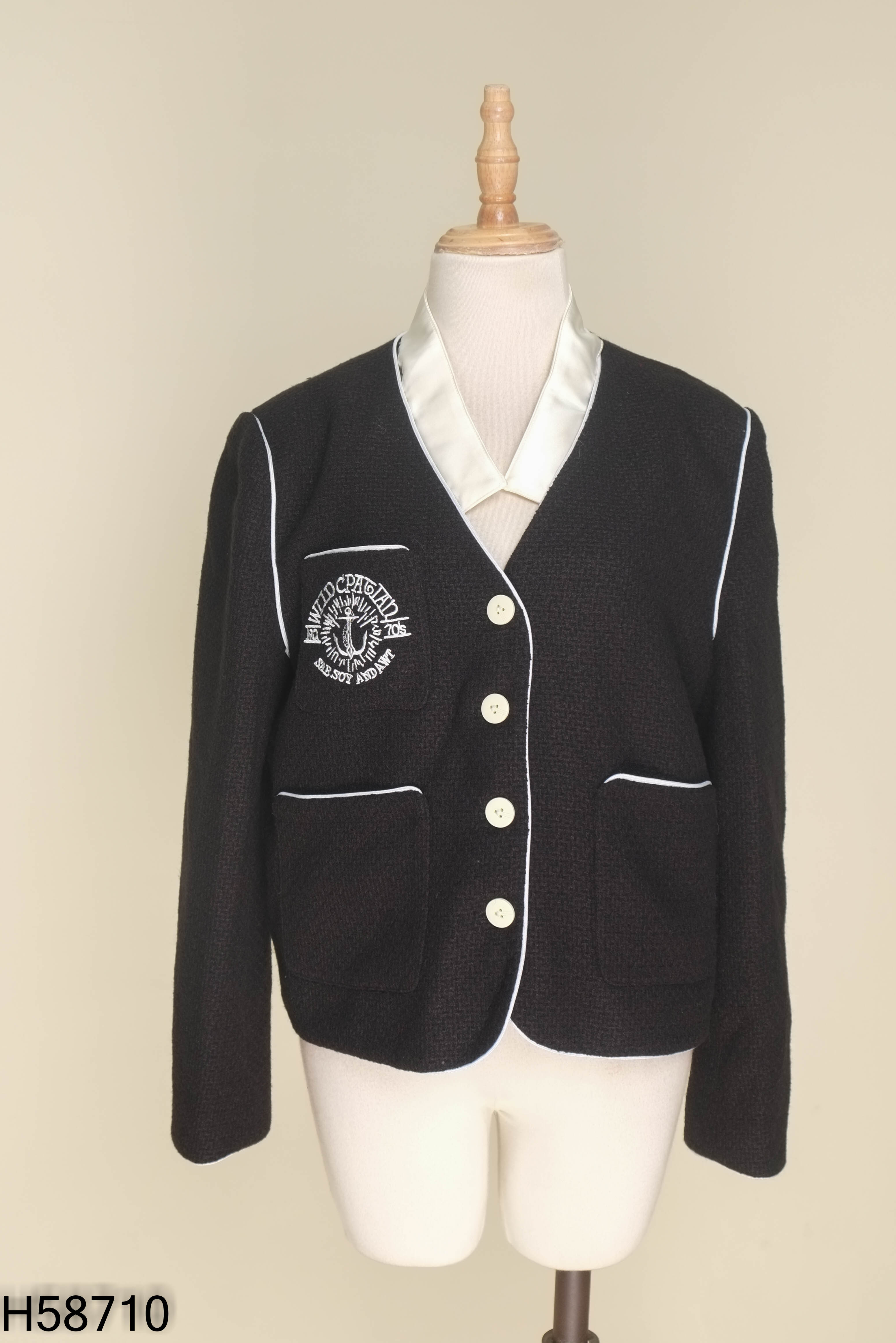 Áo khoác blazer đen phối be