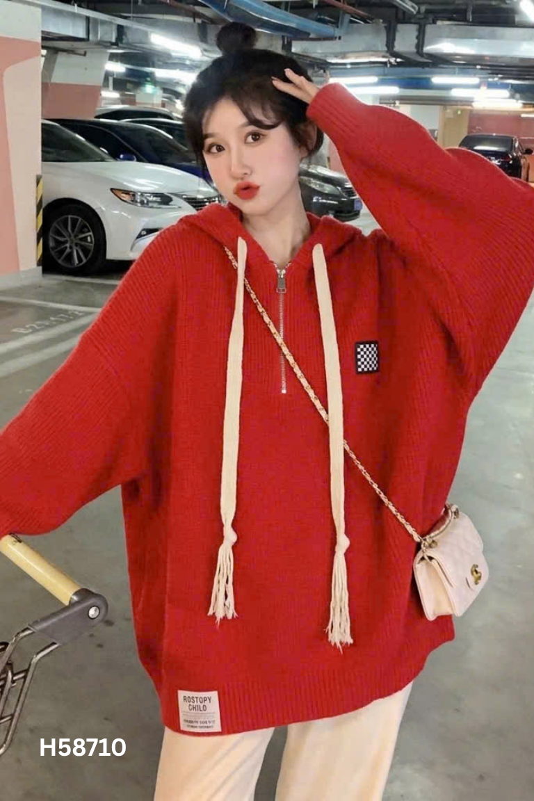 Áo khoác len đỏ thêu caro