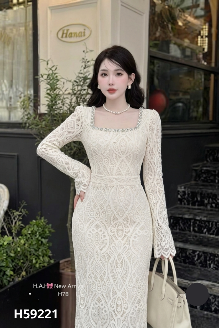 Váy THƯ VÁY lưới be cổ đính đá