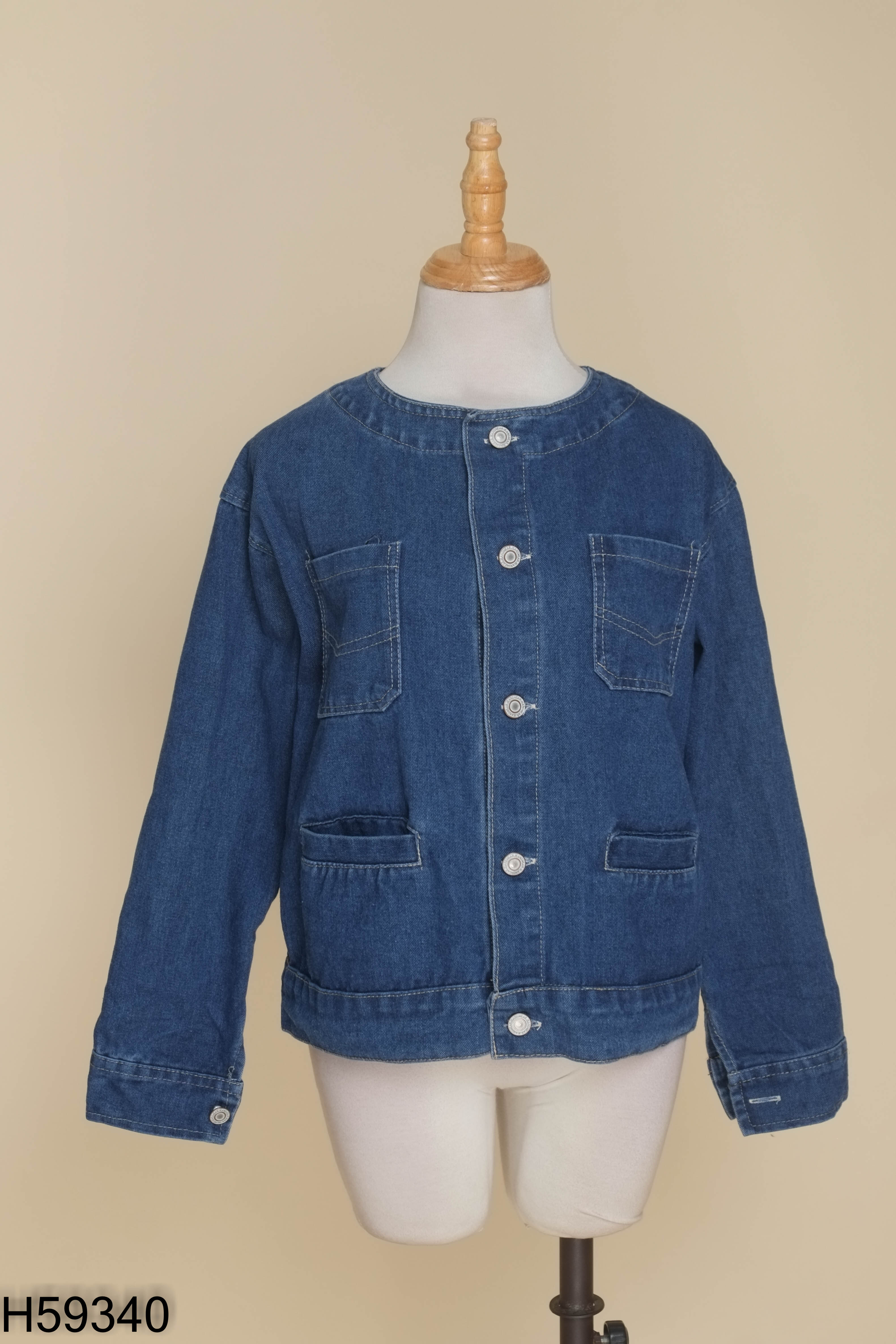 Áo khoác jeans xanh cổ tròn