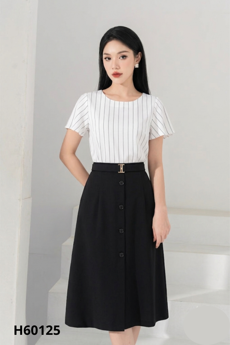 Váy NEM đen phối trắng sọc
