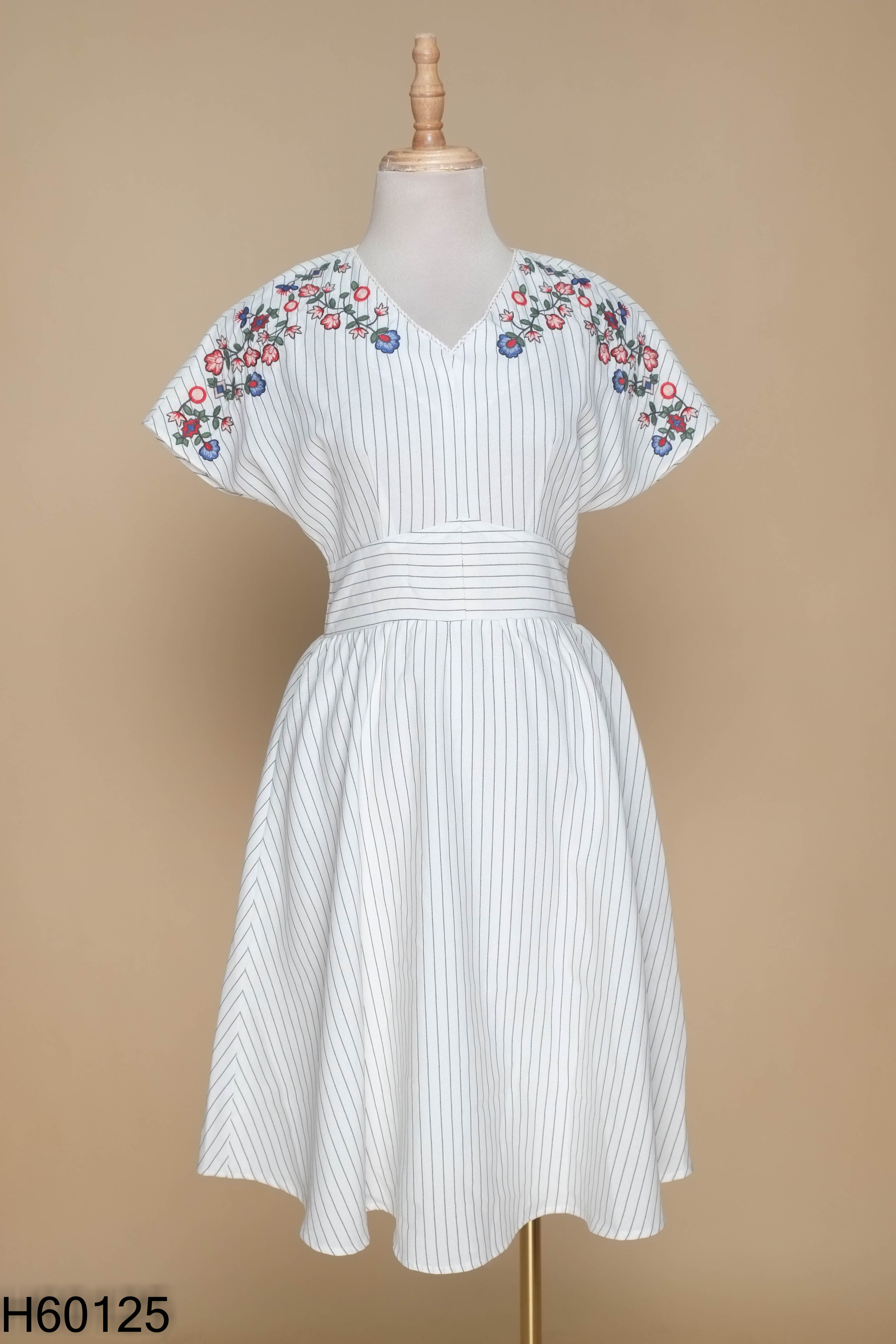 Váy ADORE DRESS trắng sọc thêu hoa