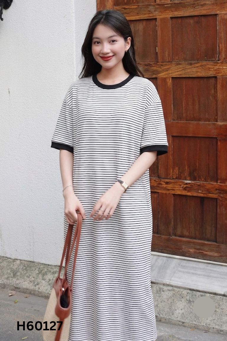 Váy phông đen sọc suông