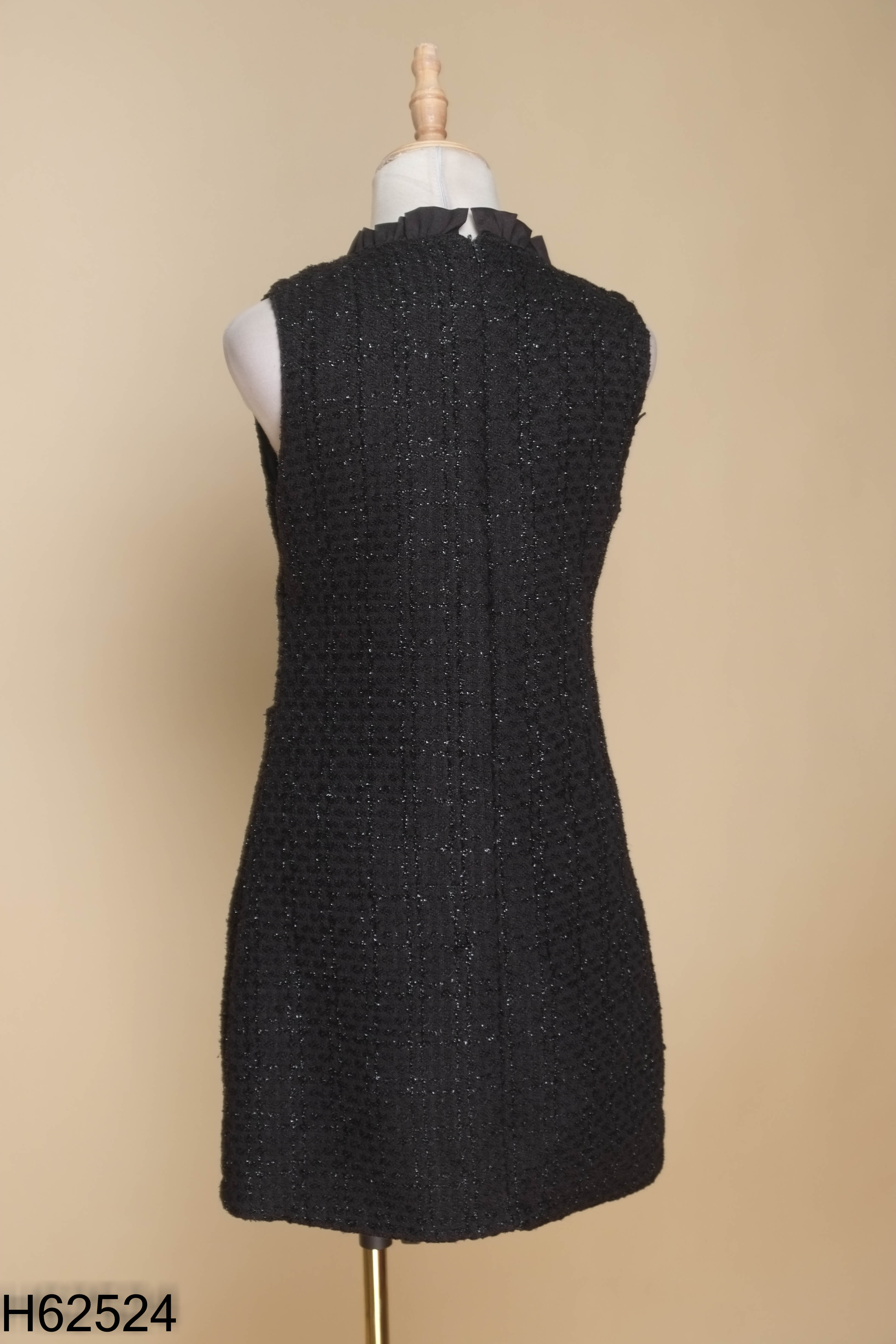 Váy dạ tweed đen đính đá
