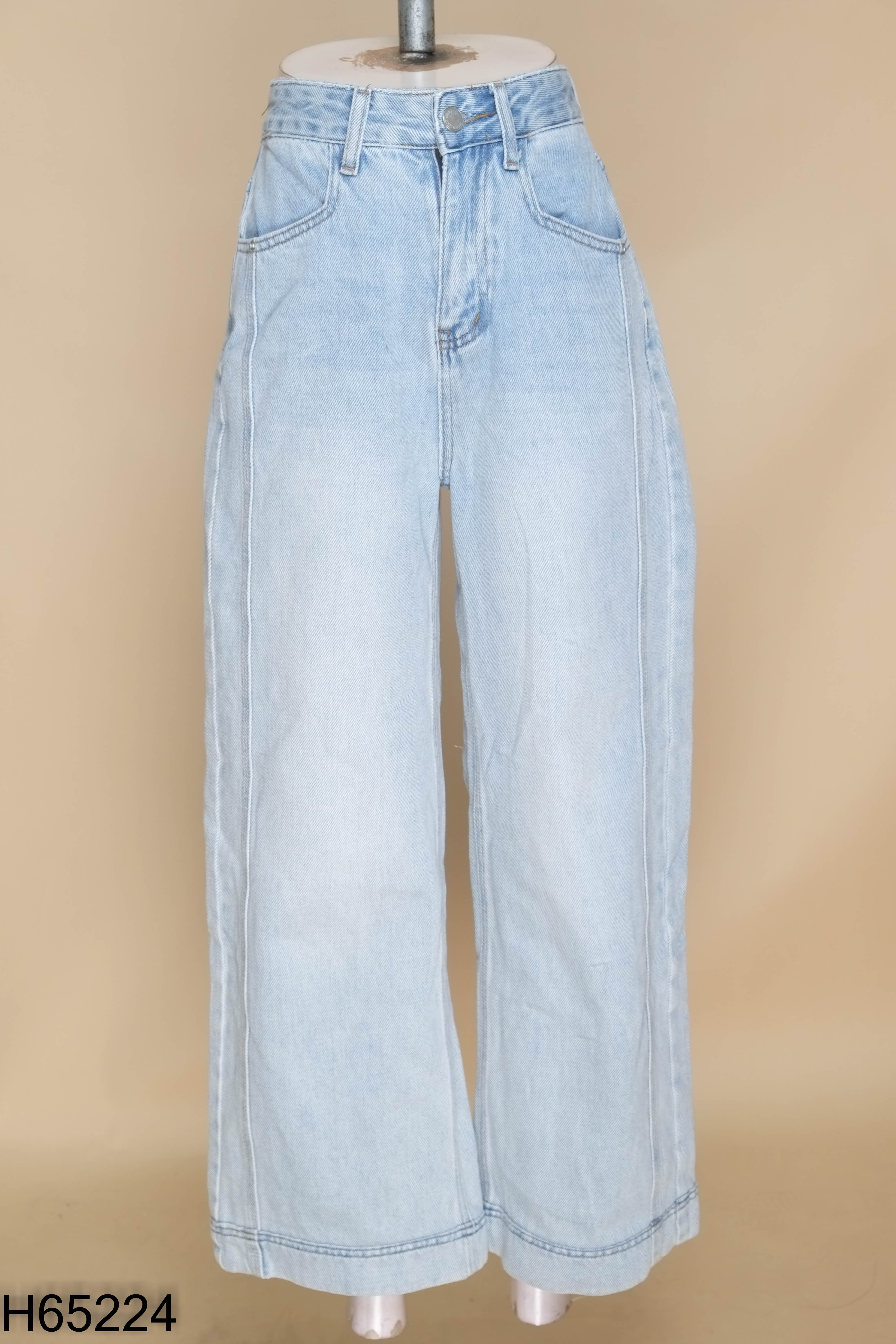 Quần jeans xanh trơn
