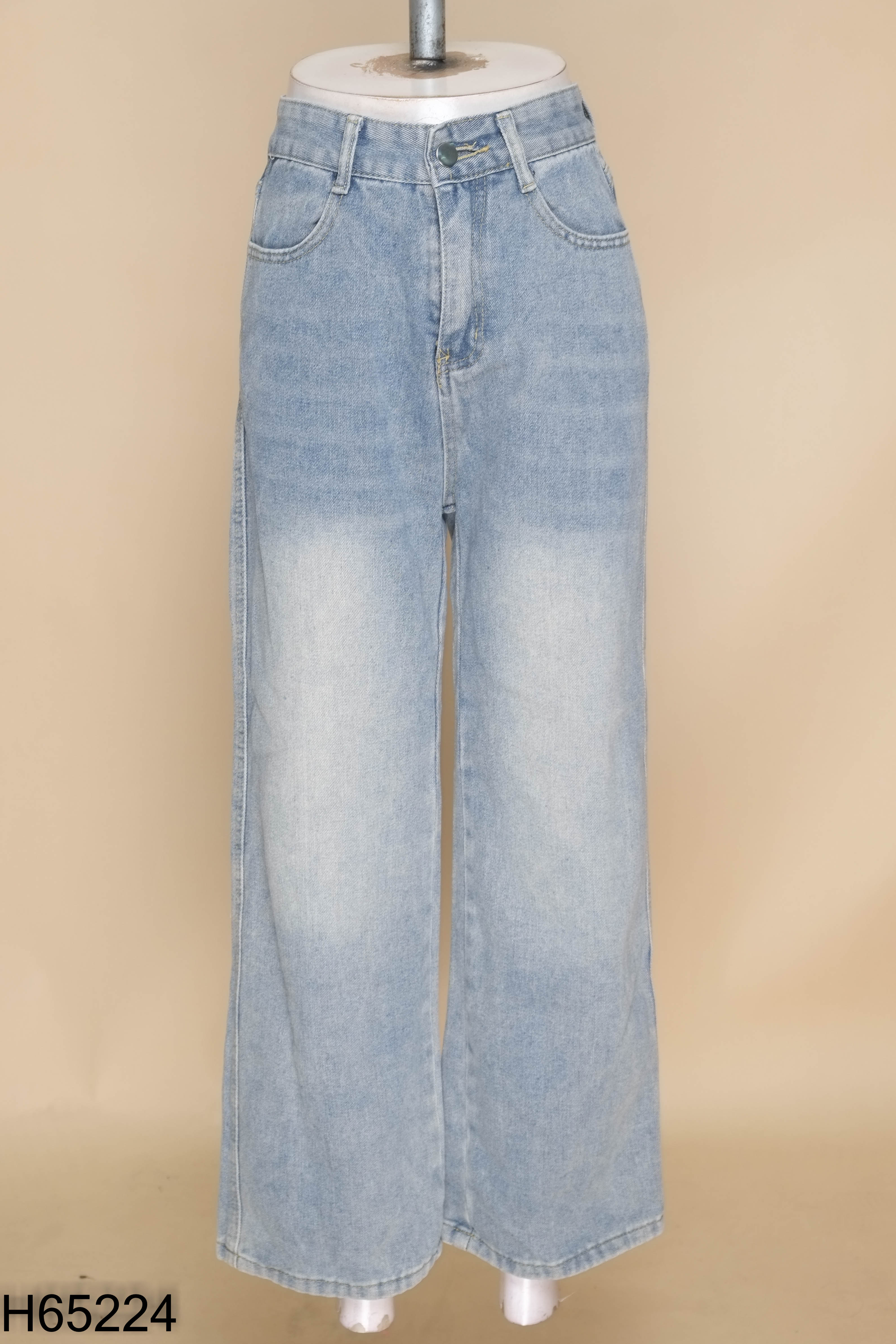 Quần jeans xanh suông