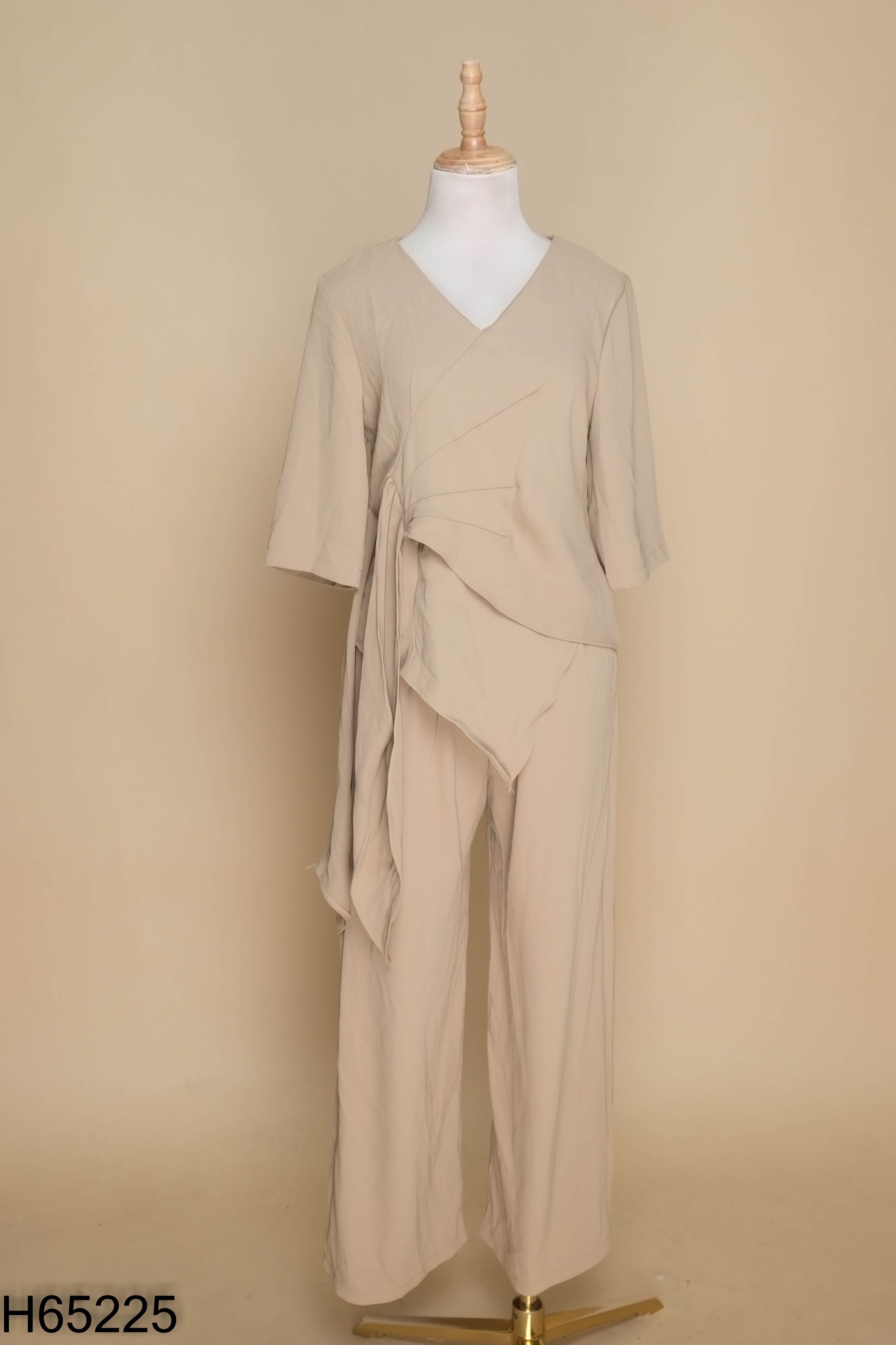 Set nâu áo kiểu + quần culottes