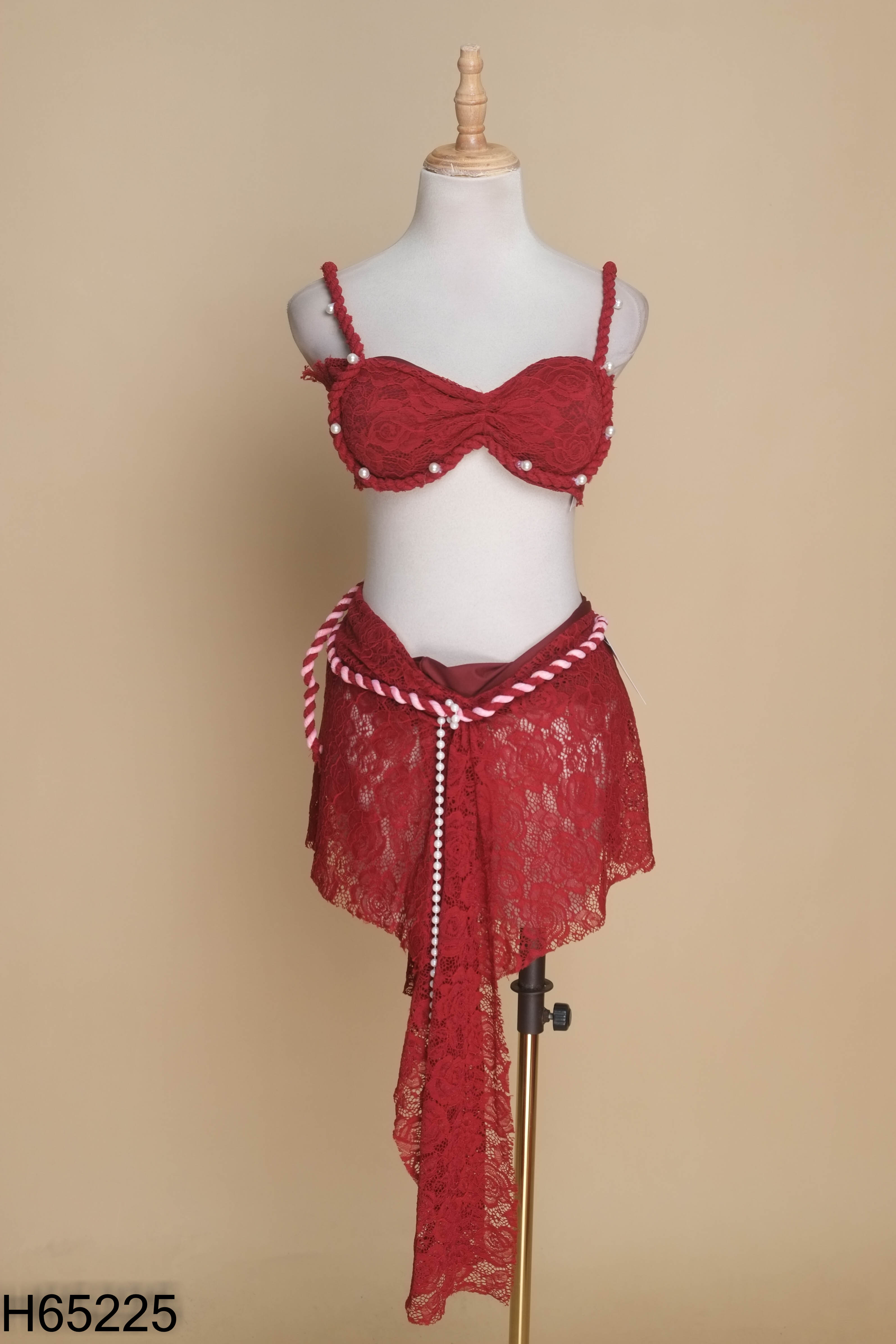 Set bikini ren đỏ phối ngọc