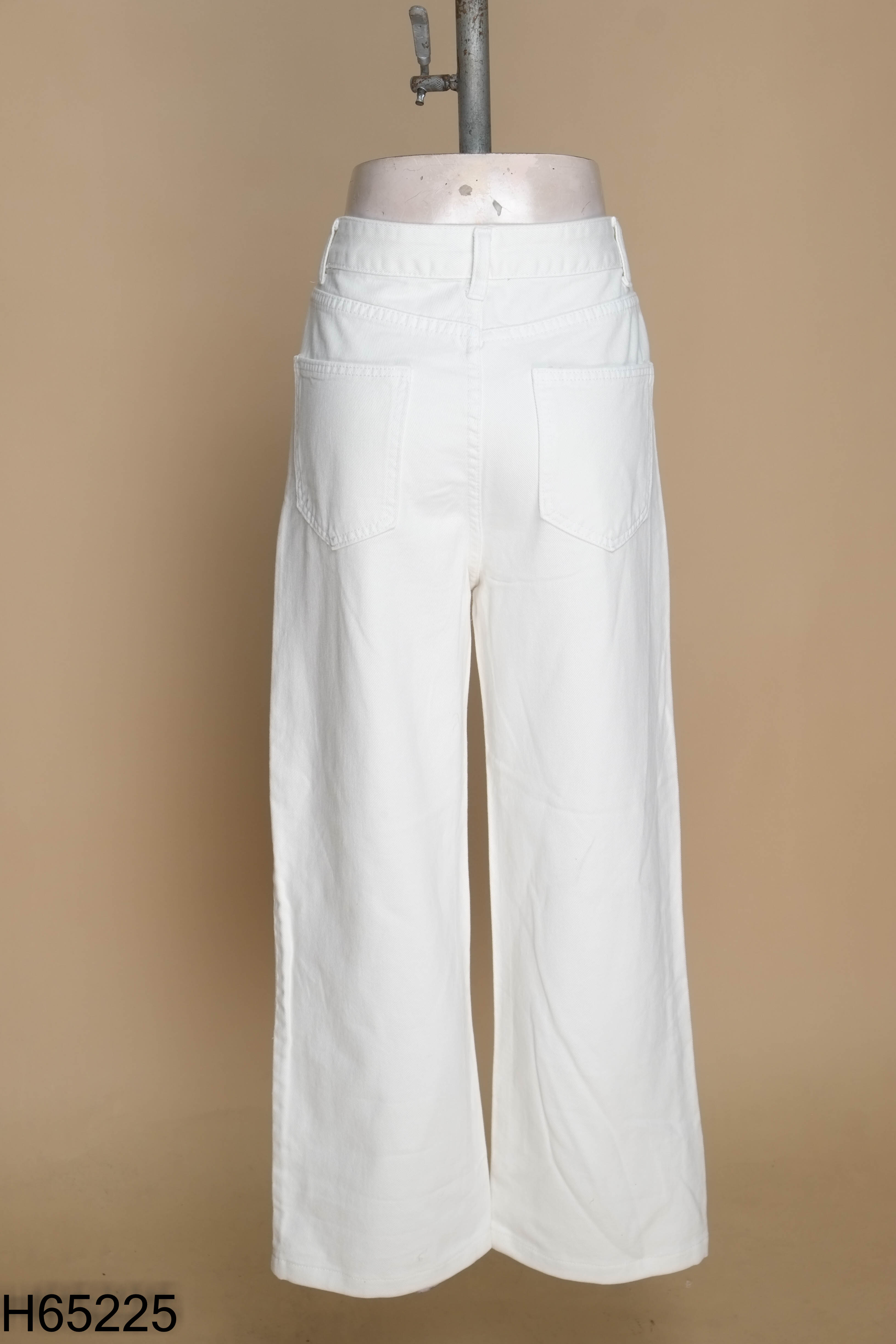 Quần jeans be ống rộng
