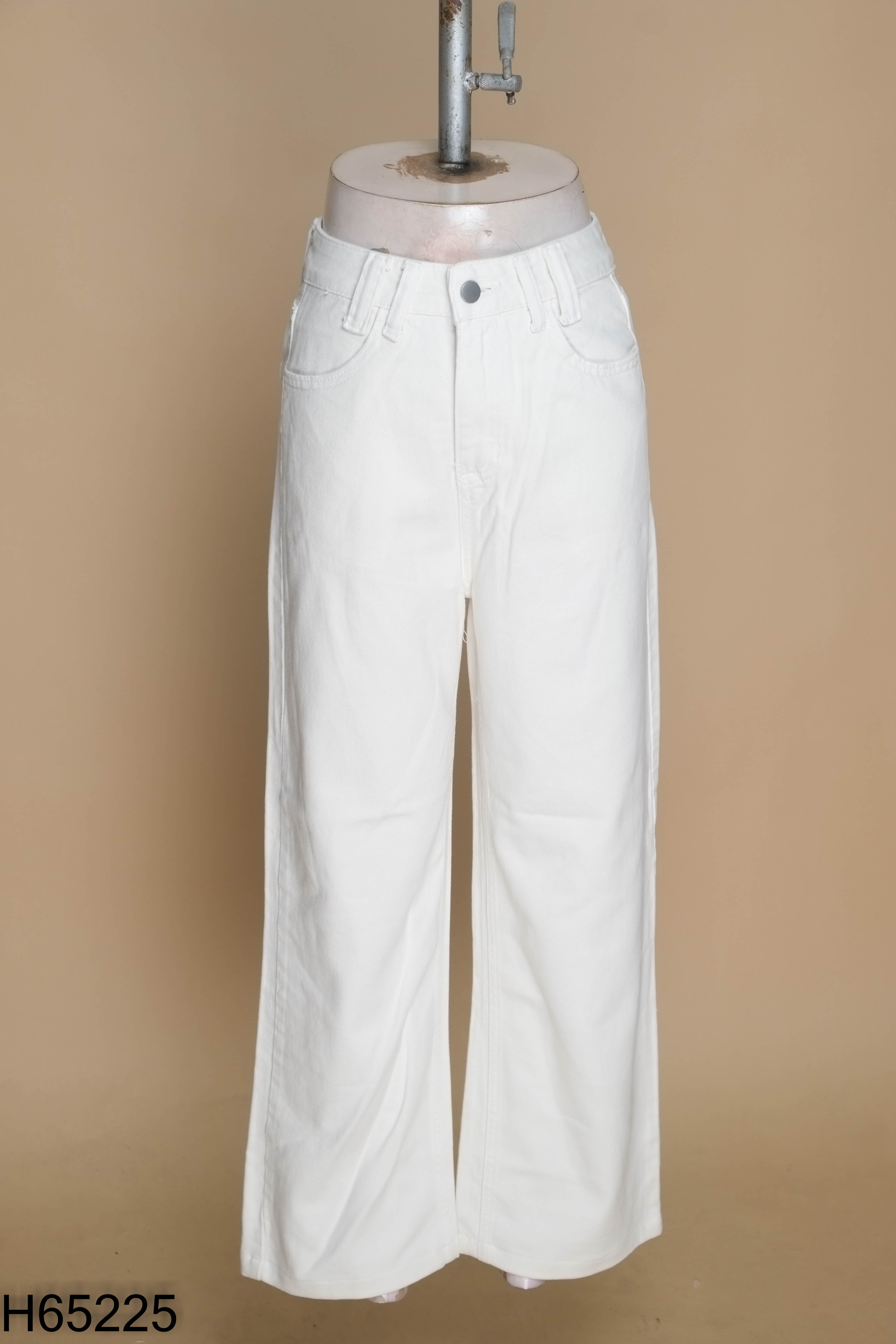 Quần jeans be ống rộng