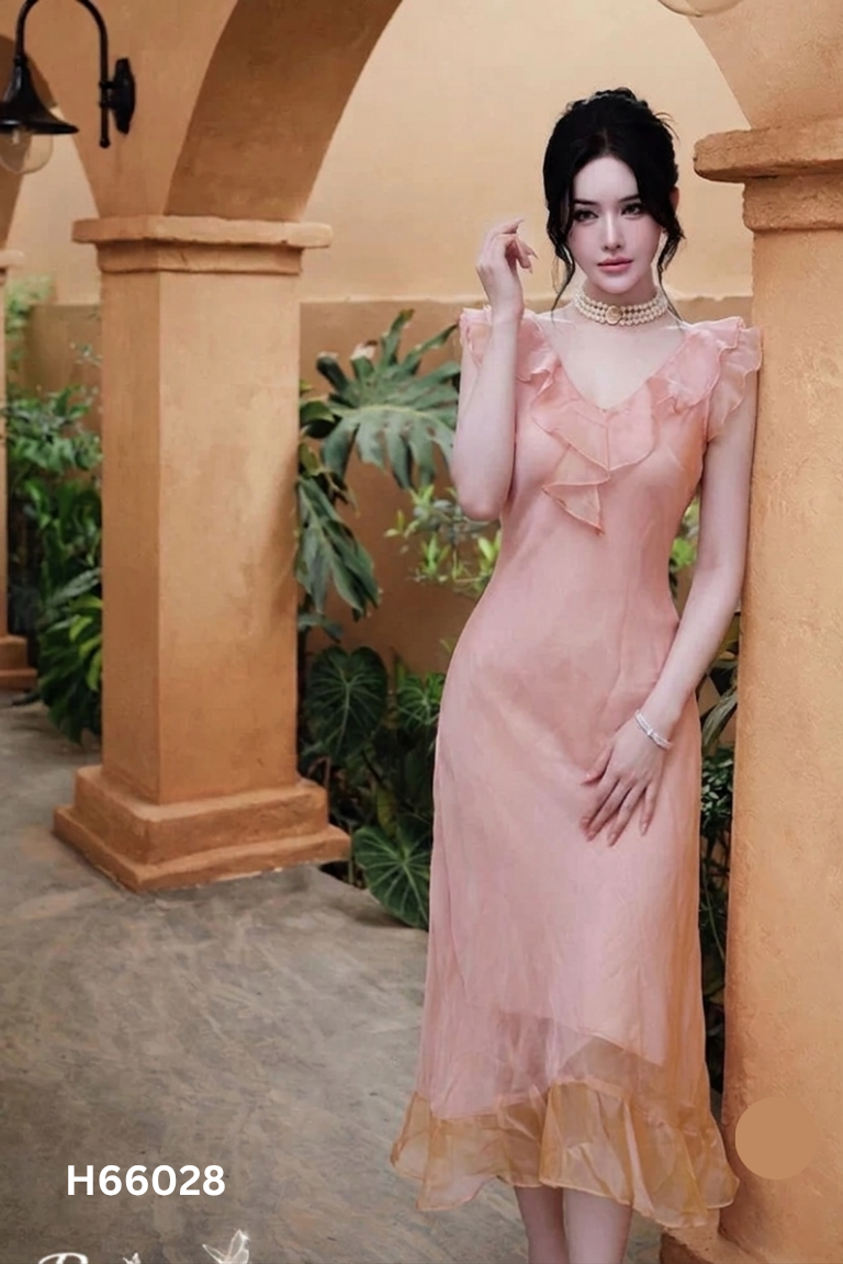 Váy voan hồng phối bèo