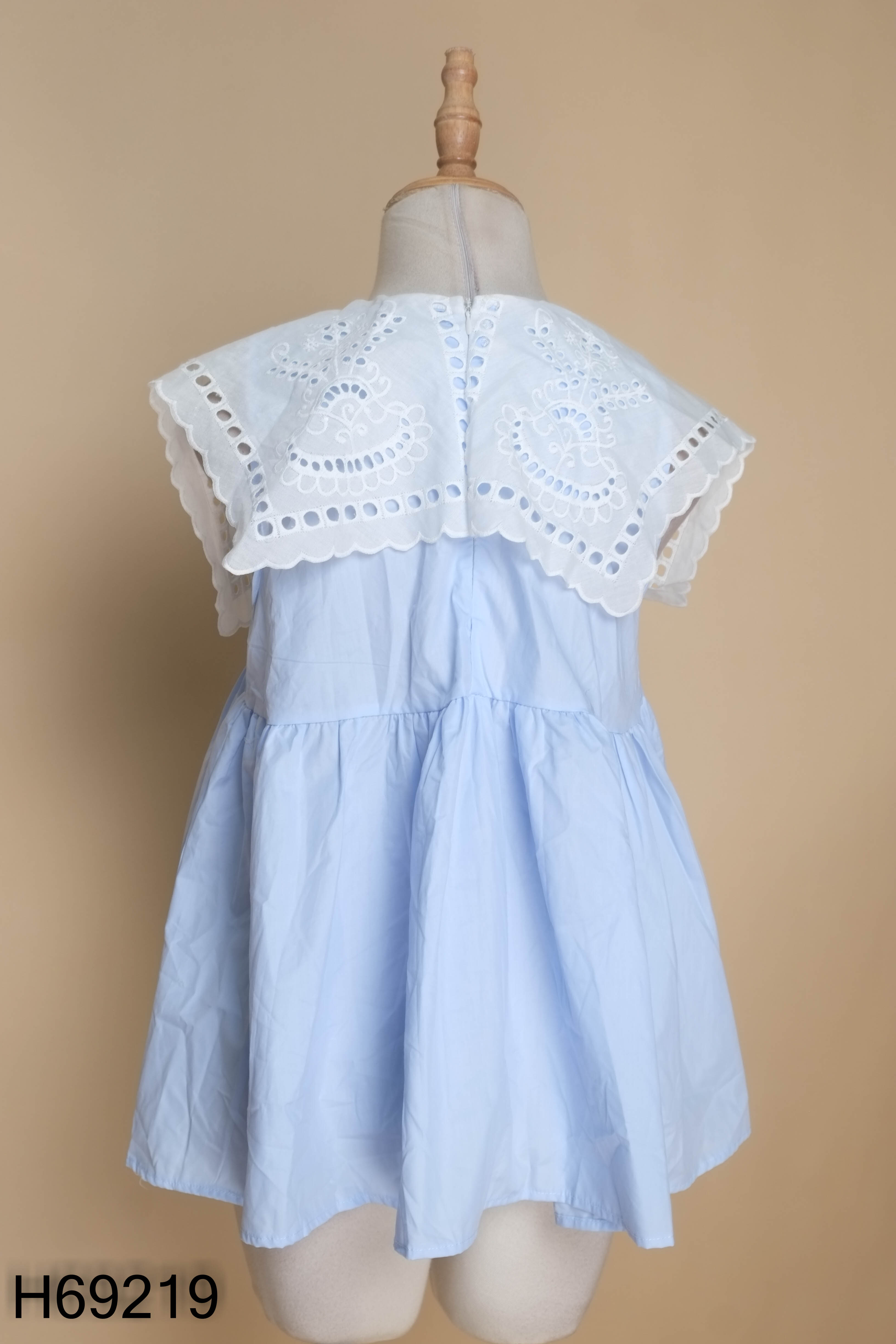 Áo BAL babydoll xanh cổ trắng