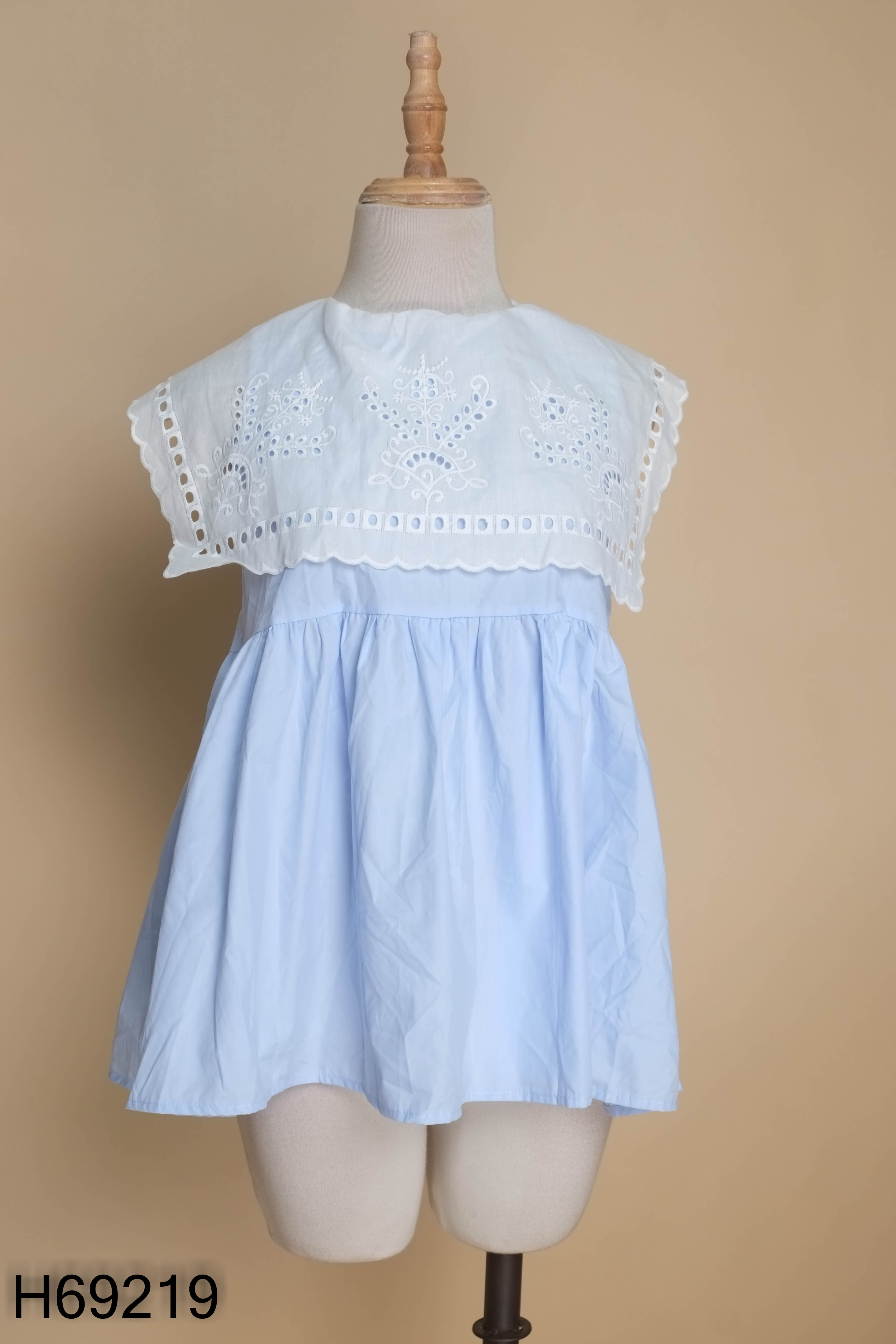 Áo BAL babydoll xanh cổ trắng