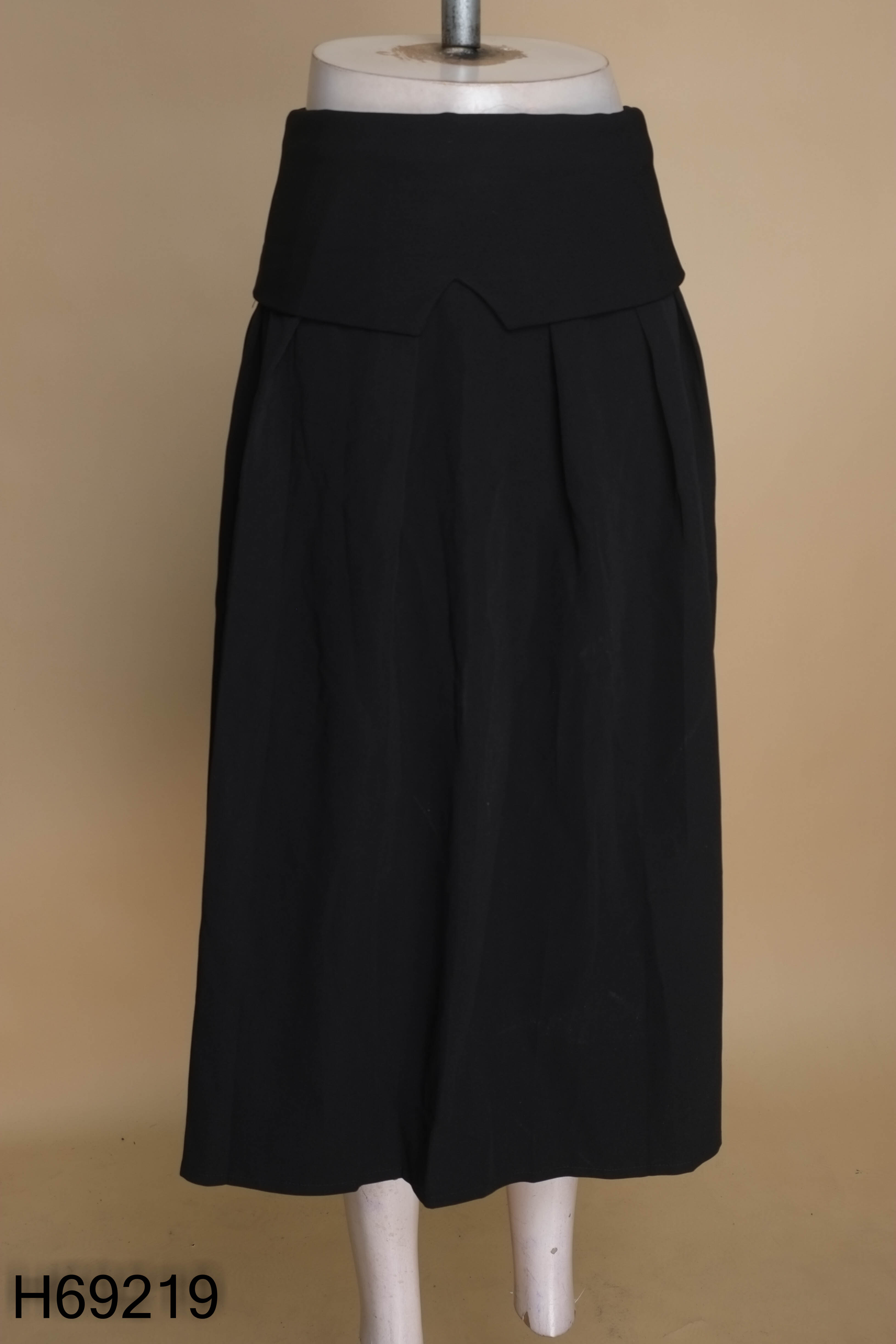 Chân váy TRA CLOTHING đen
