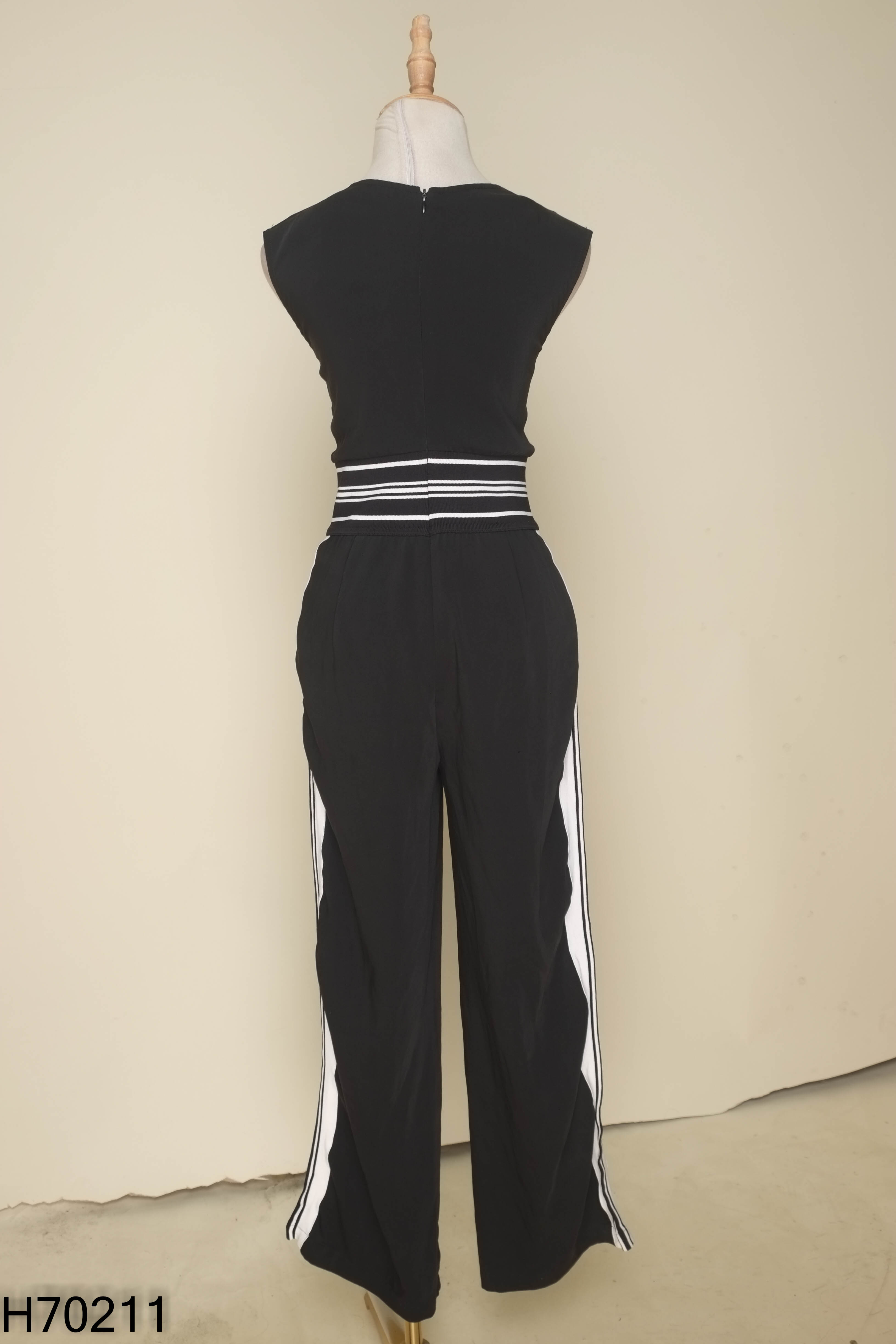 Jumpsuits phối trắng