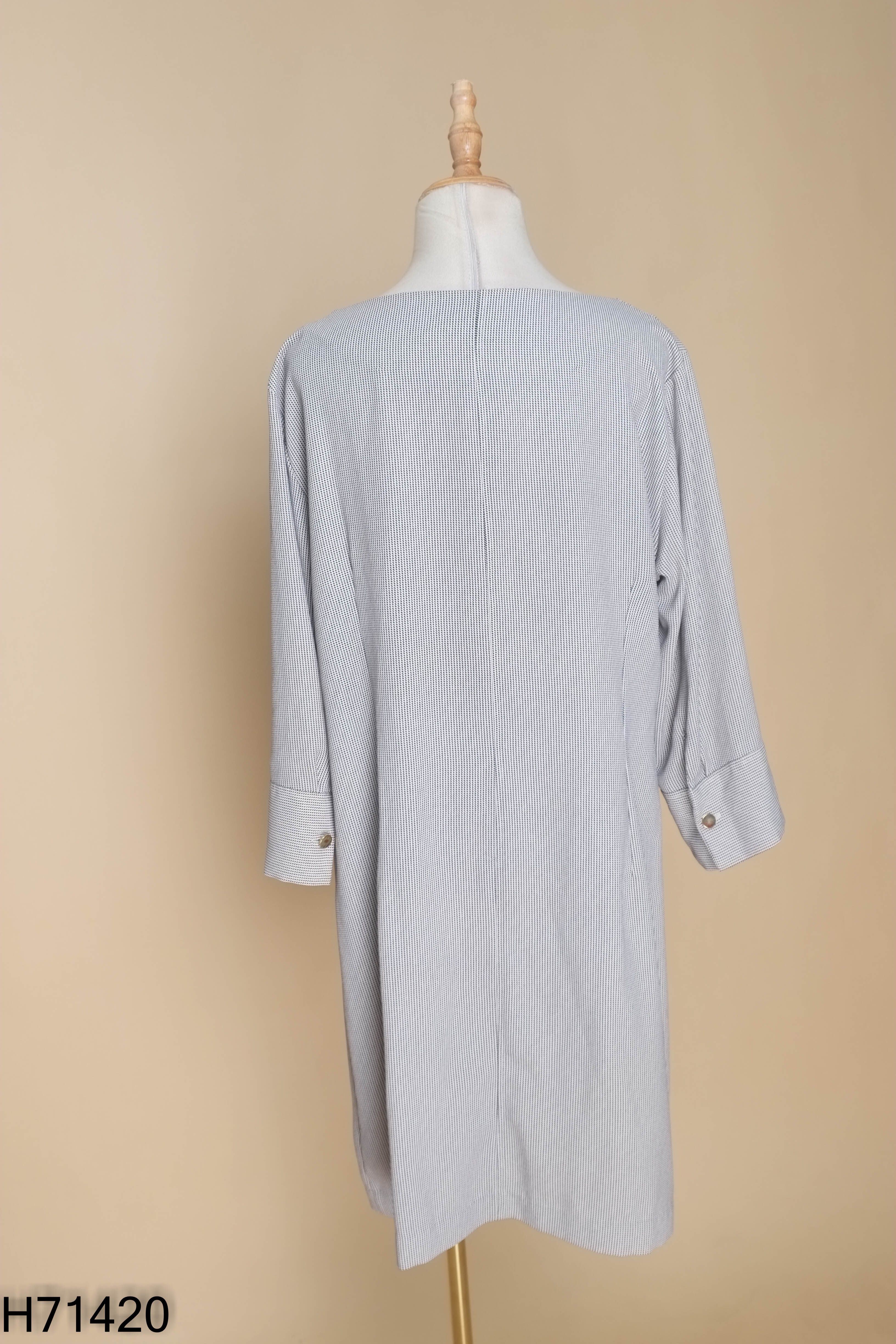 H7142010845-Váy HM xám họa tiết