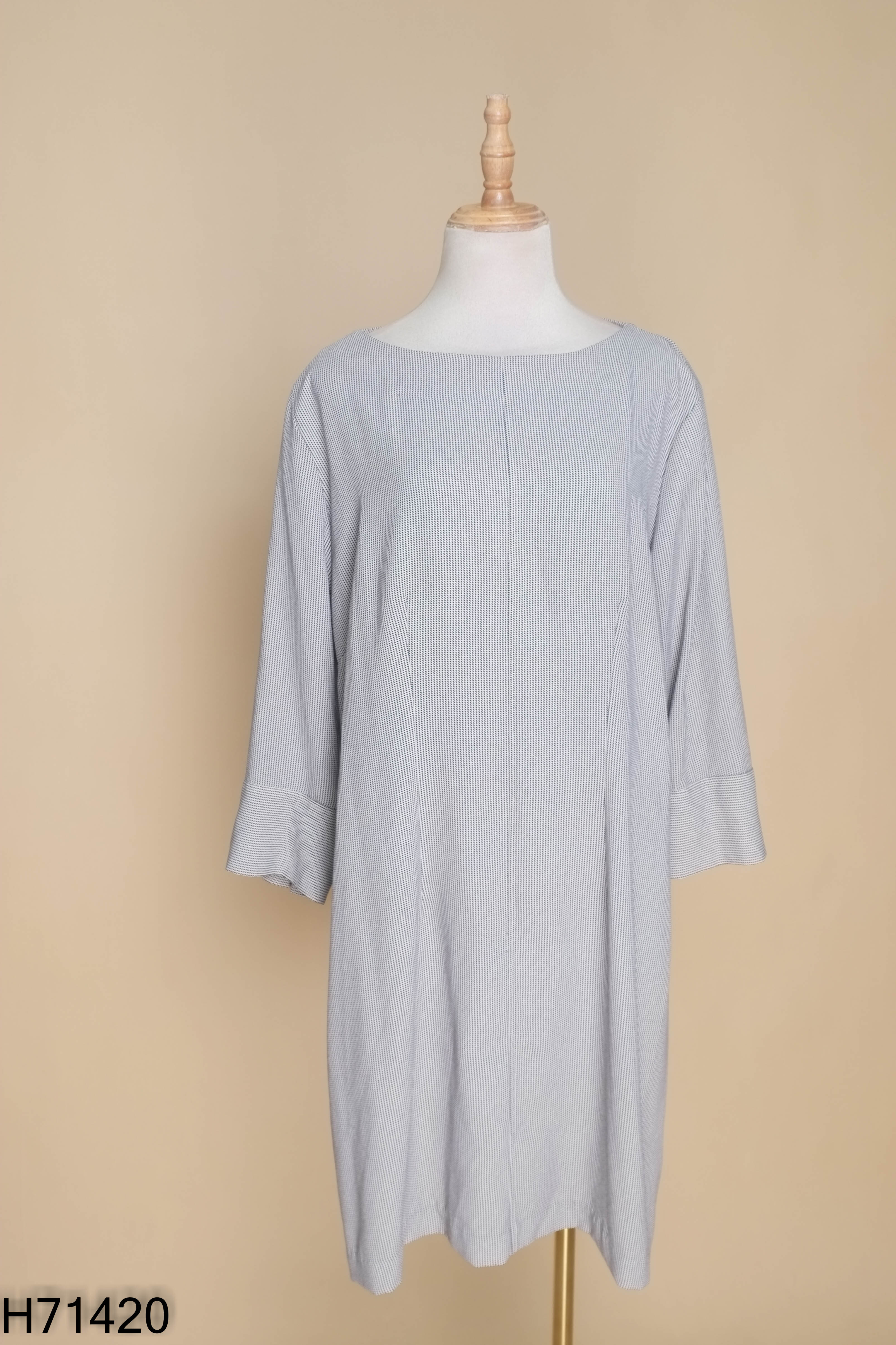 H7142010845-Váy HM xám họa tiết