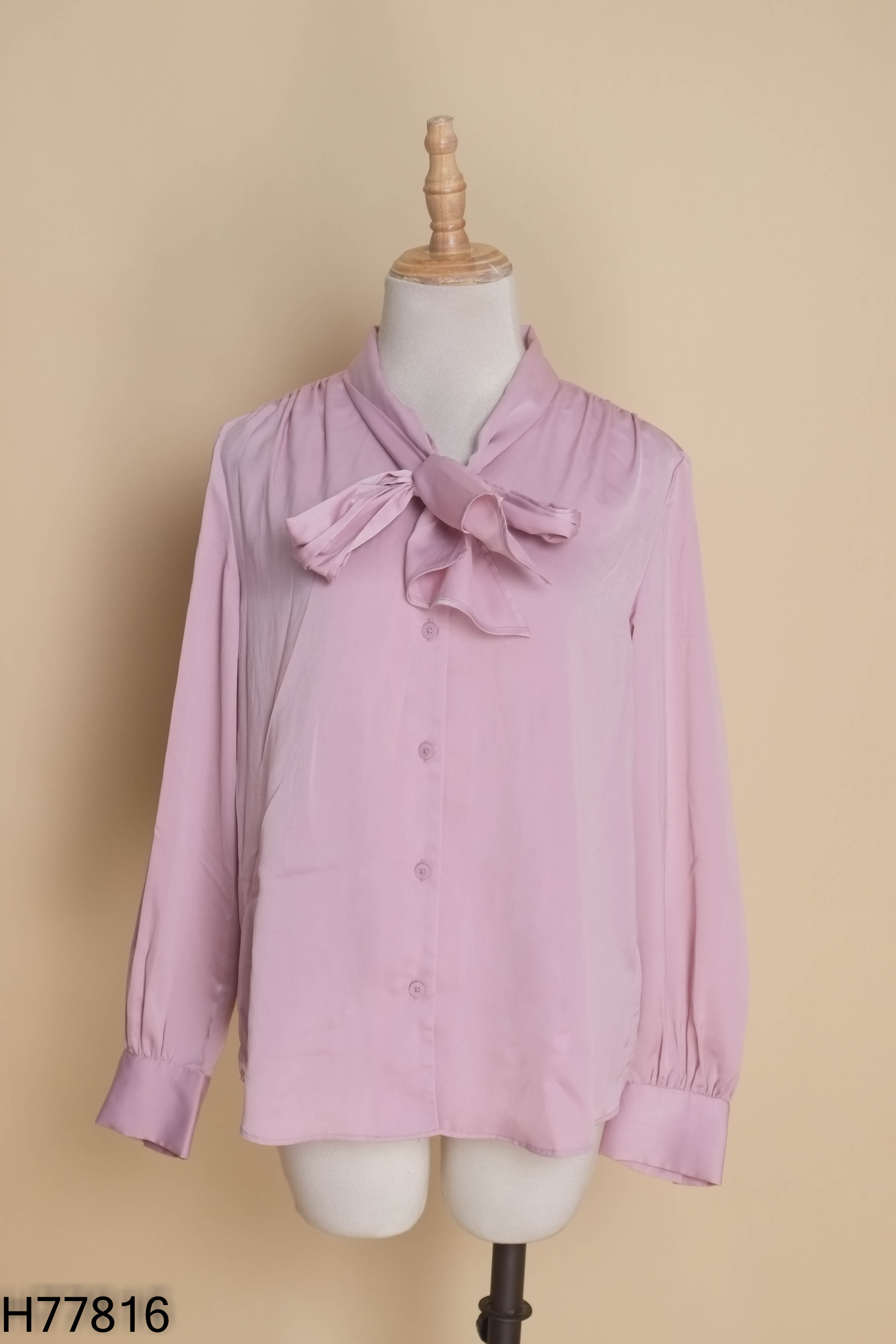 Áo lụa UNIQLO hồng tím buộc nơ