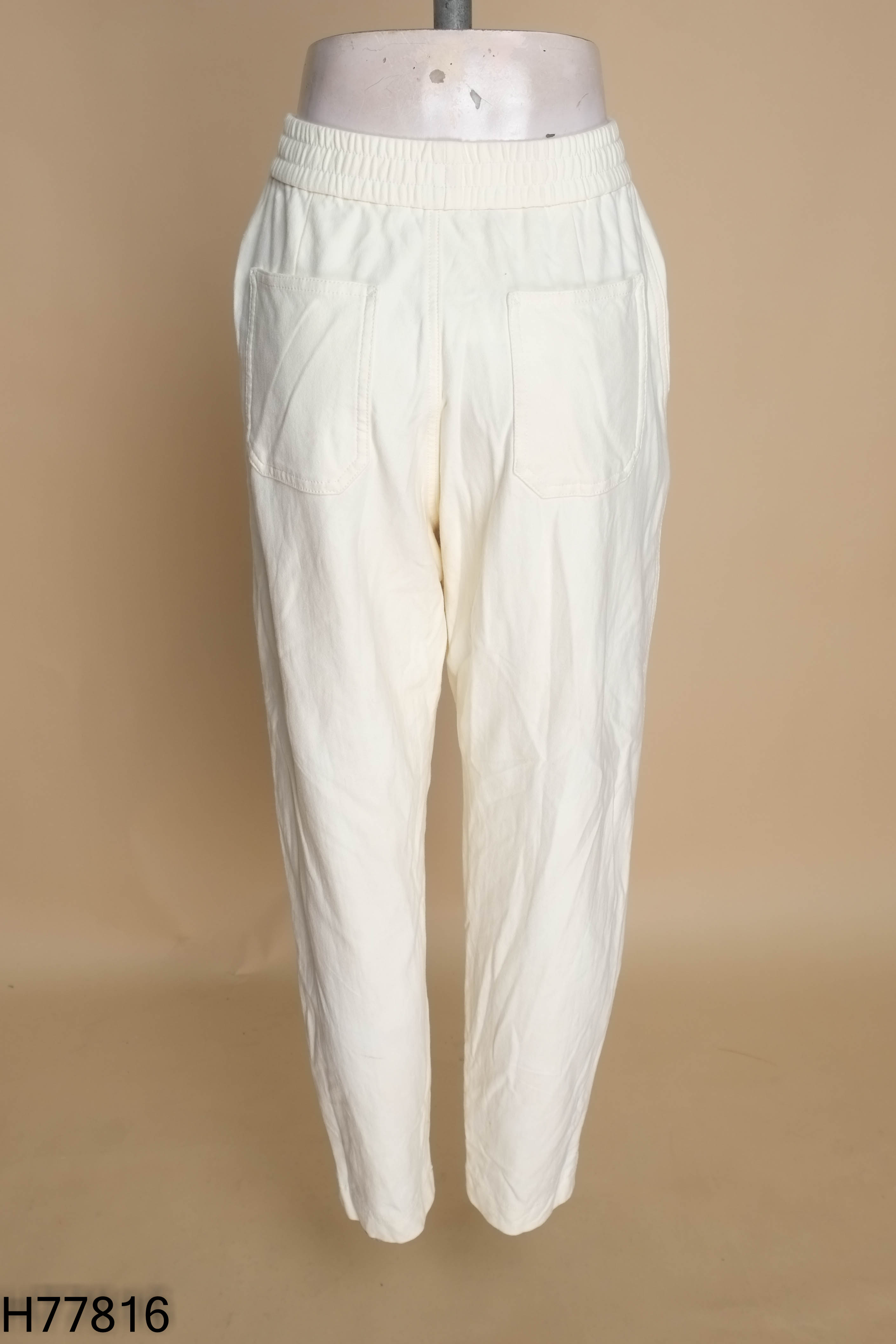 Quần be UNIQLO eo chun