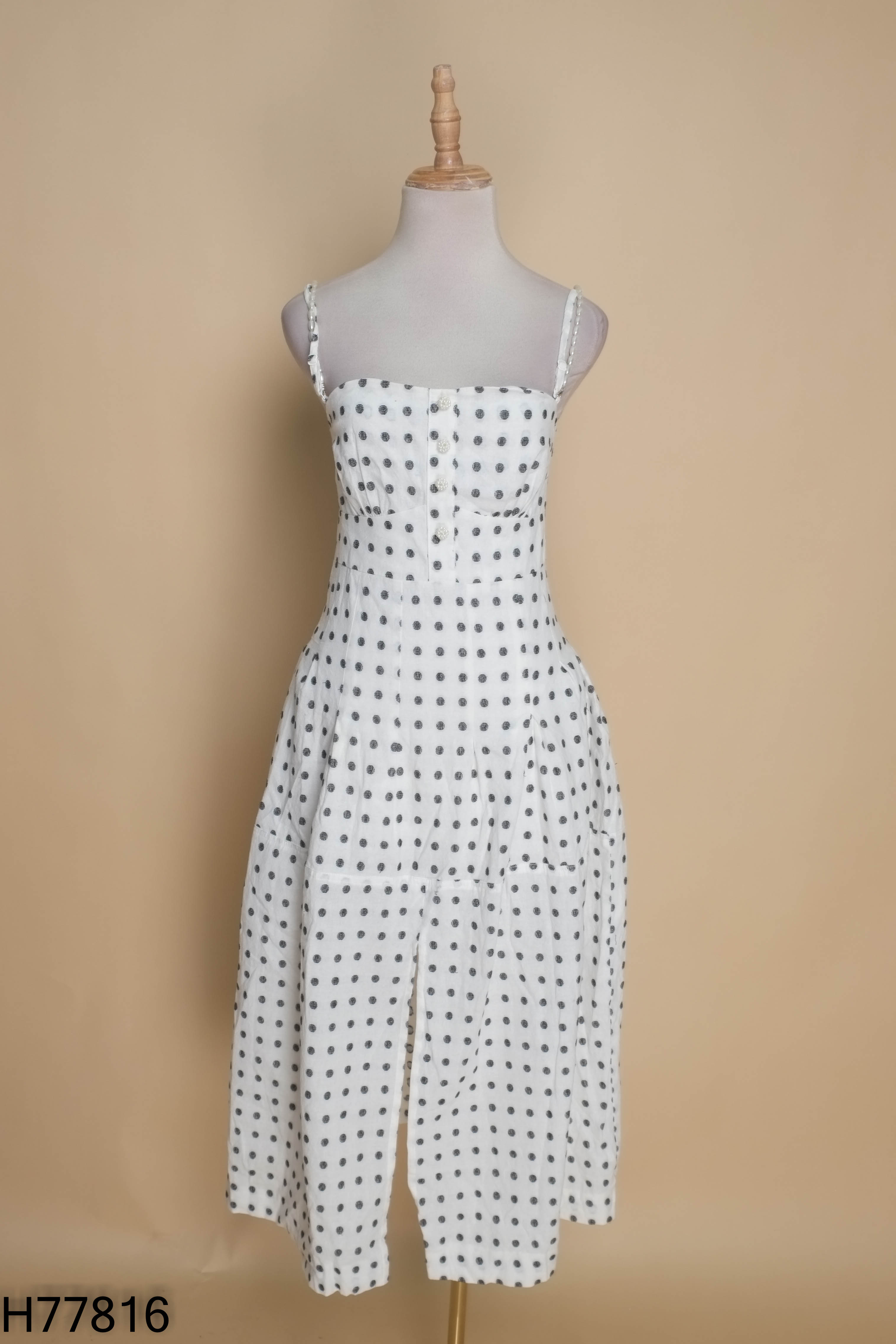 Váy linen trắng chấm bi dây ngọc