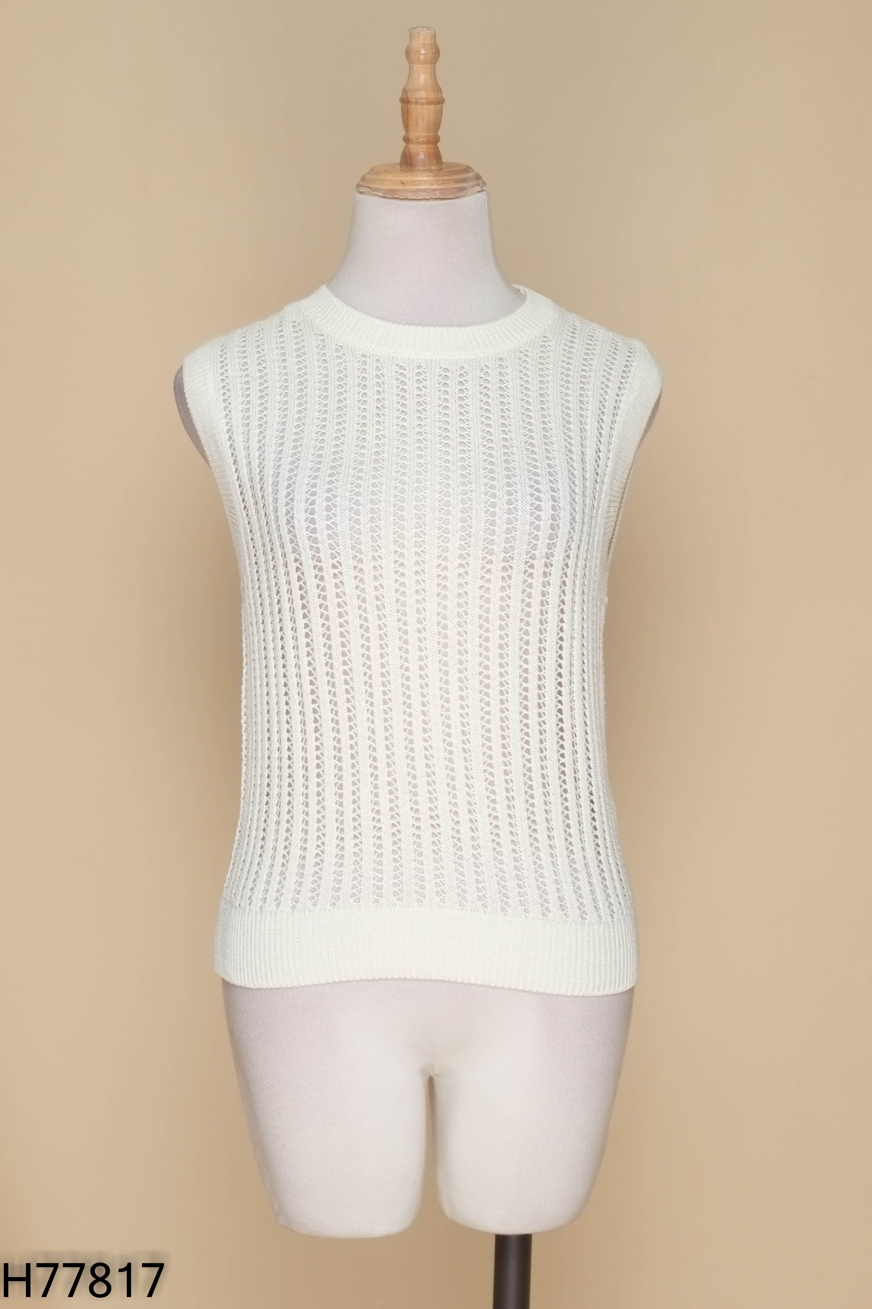 Áo sát nách UNIQLO len lỗ