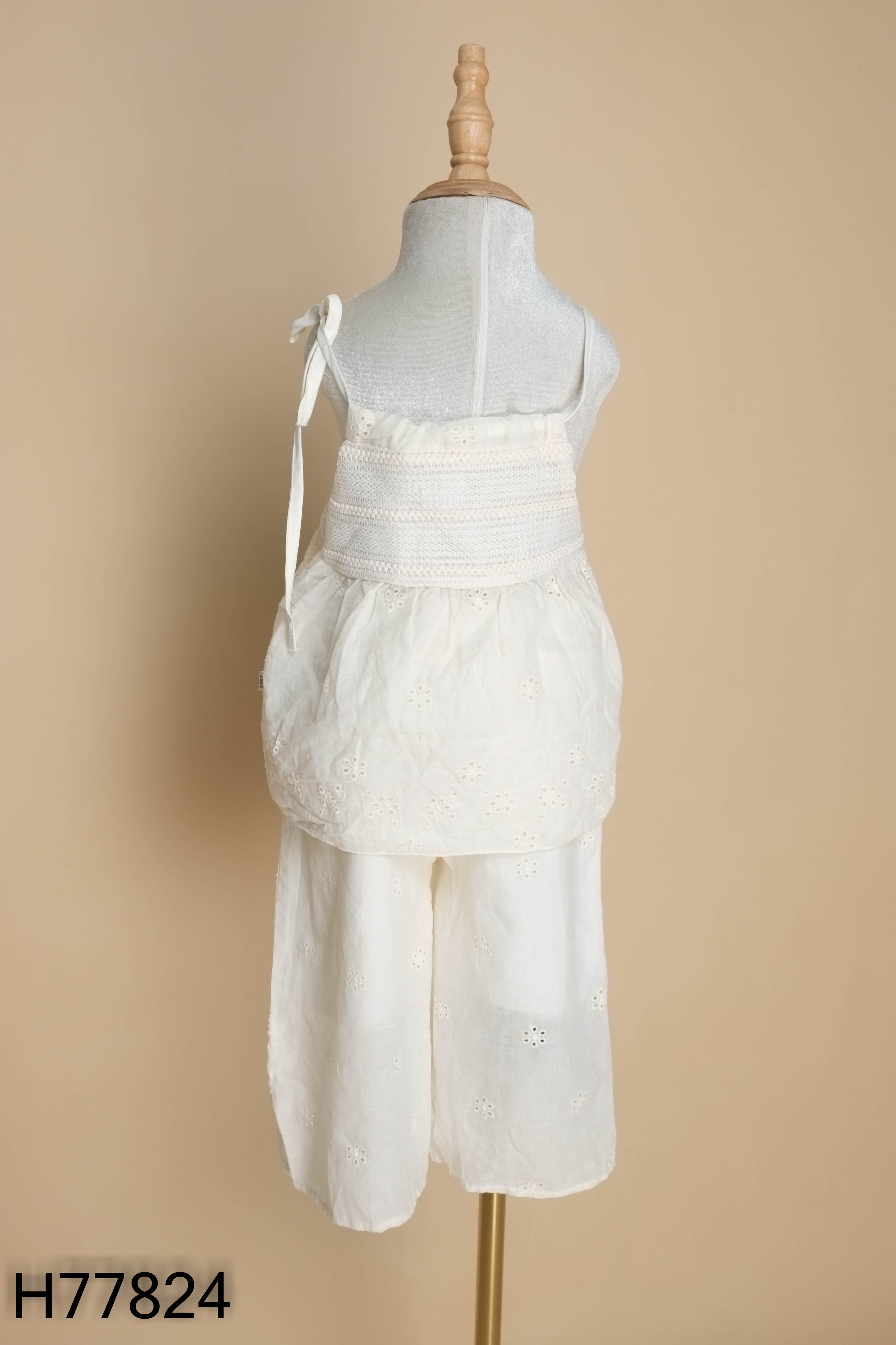 Set Áo be thêu hoa cổ yếm + quần KIDS