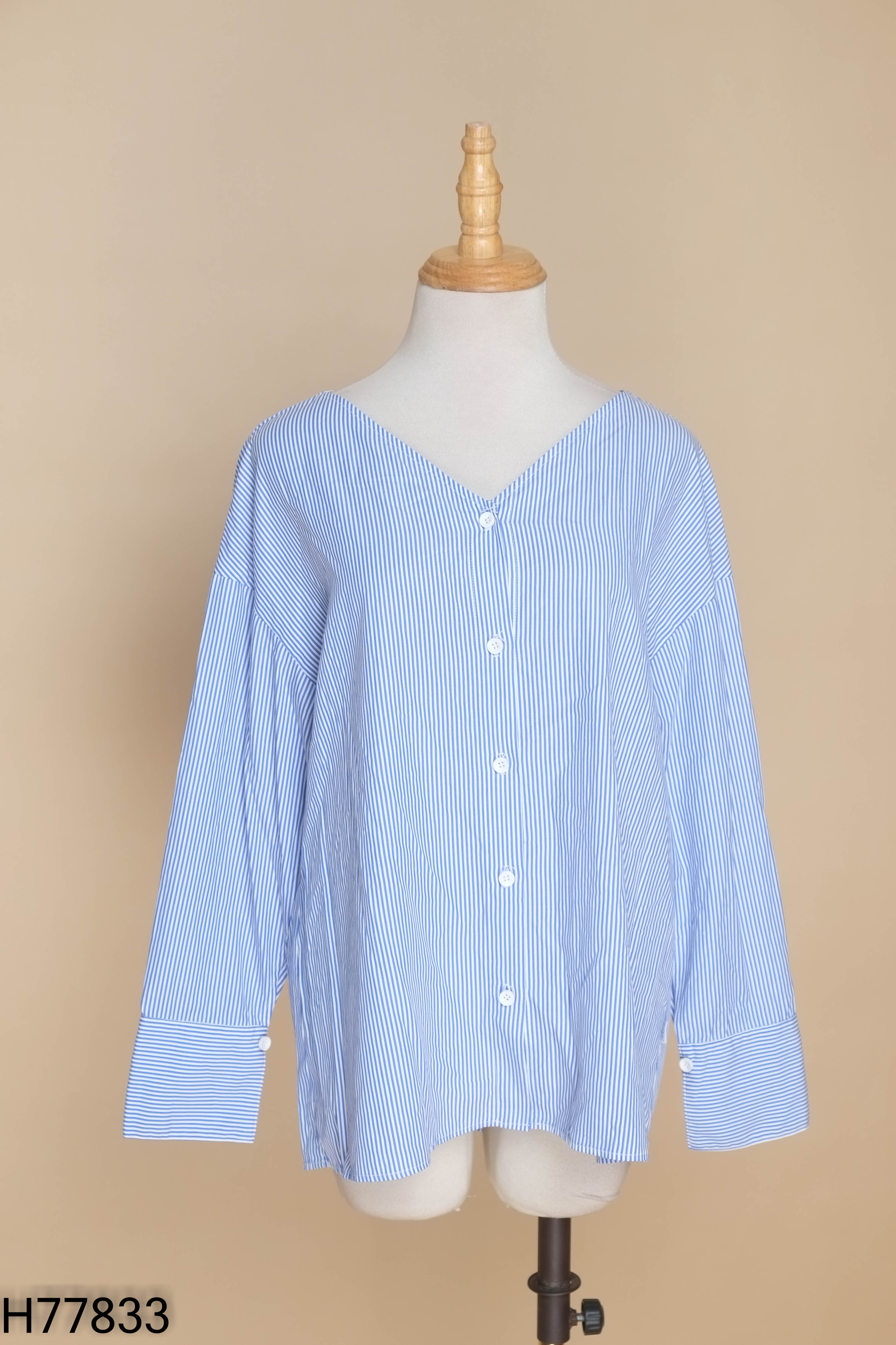 Áo xanh sọc D.CHIC cổ V