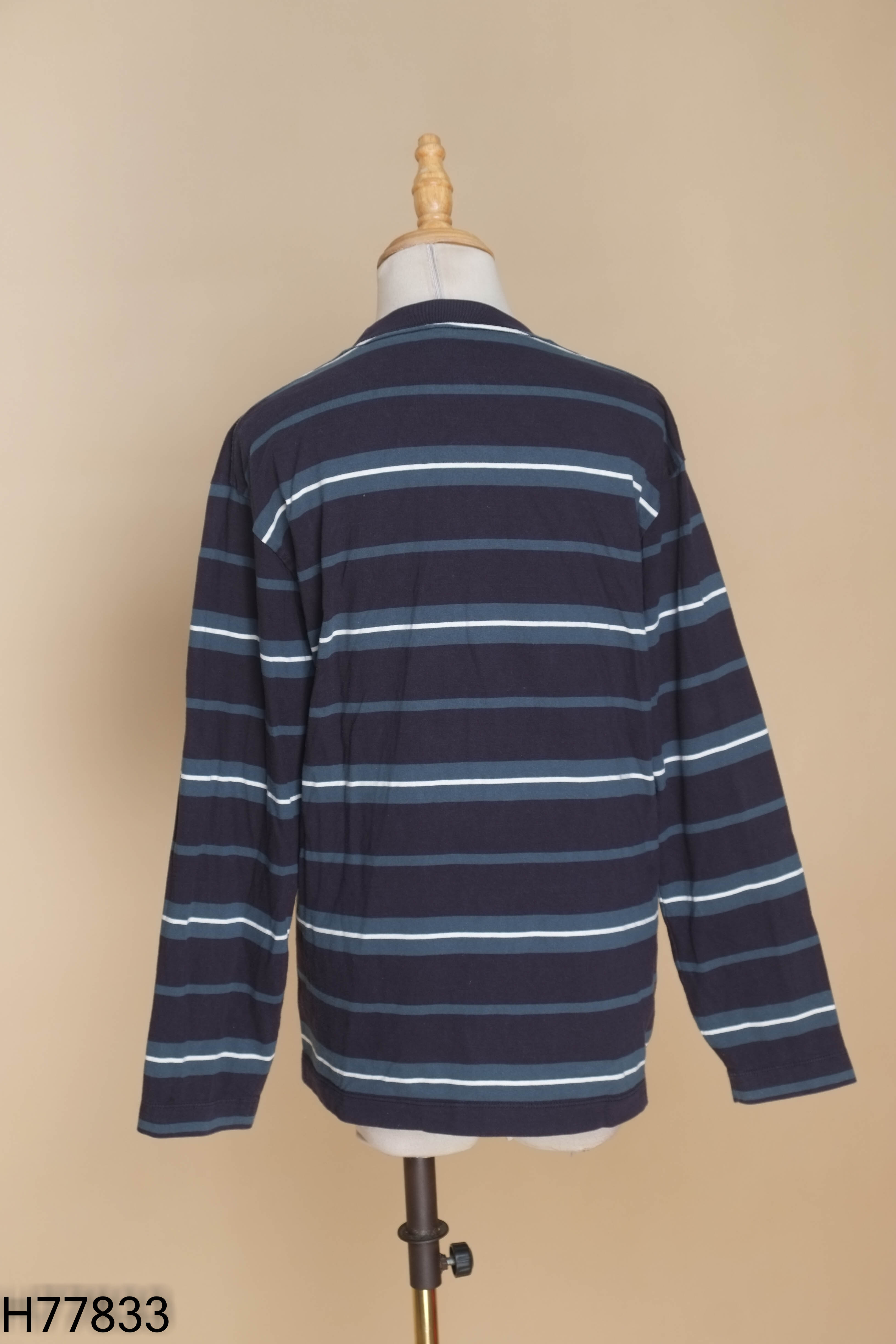 Áo UNIQLO xanh kẻ dài tay