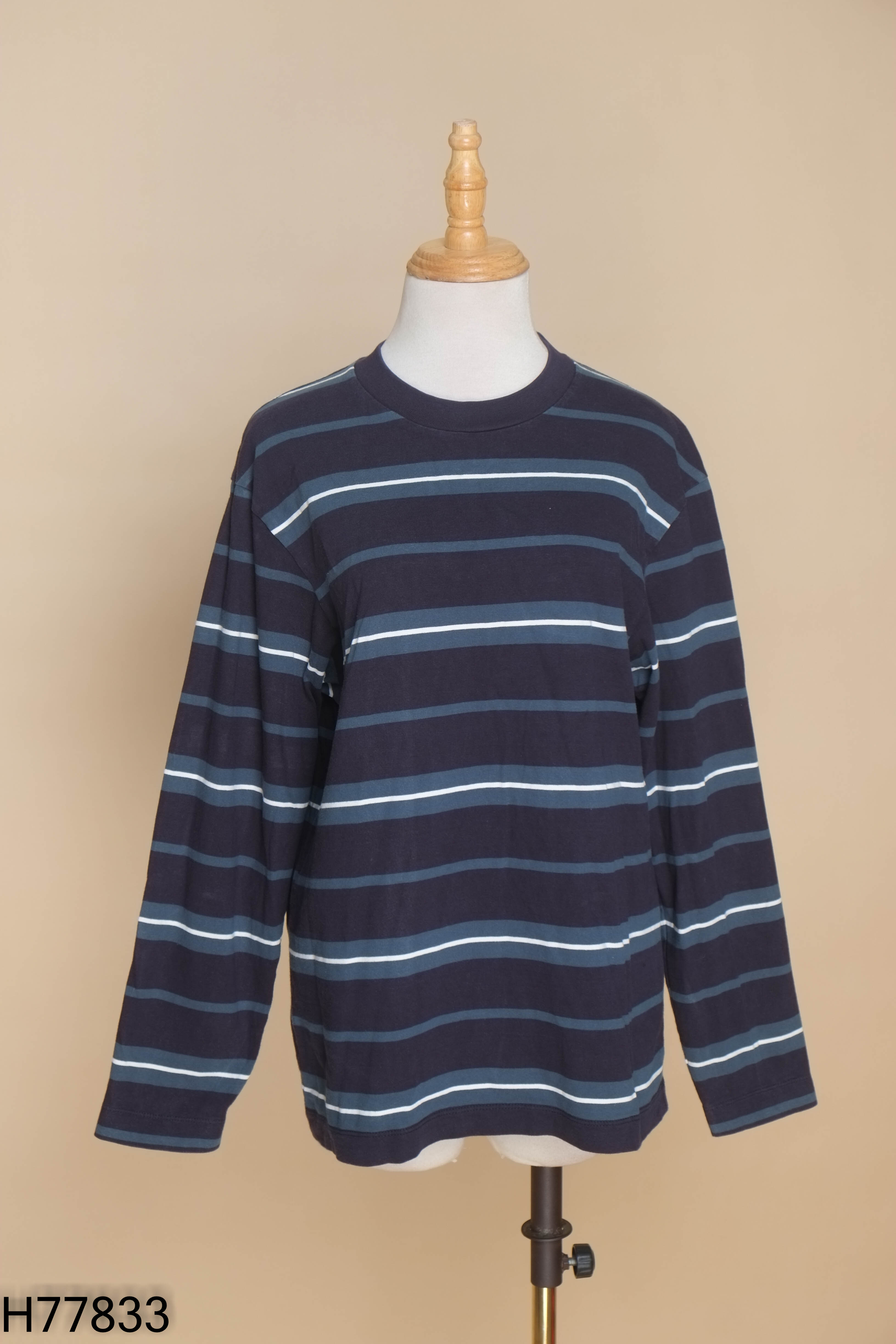 Áo UNIQLO xanh kẻ dài tay