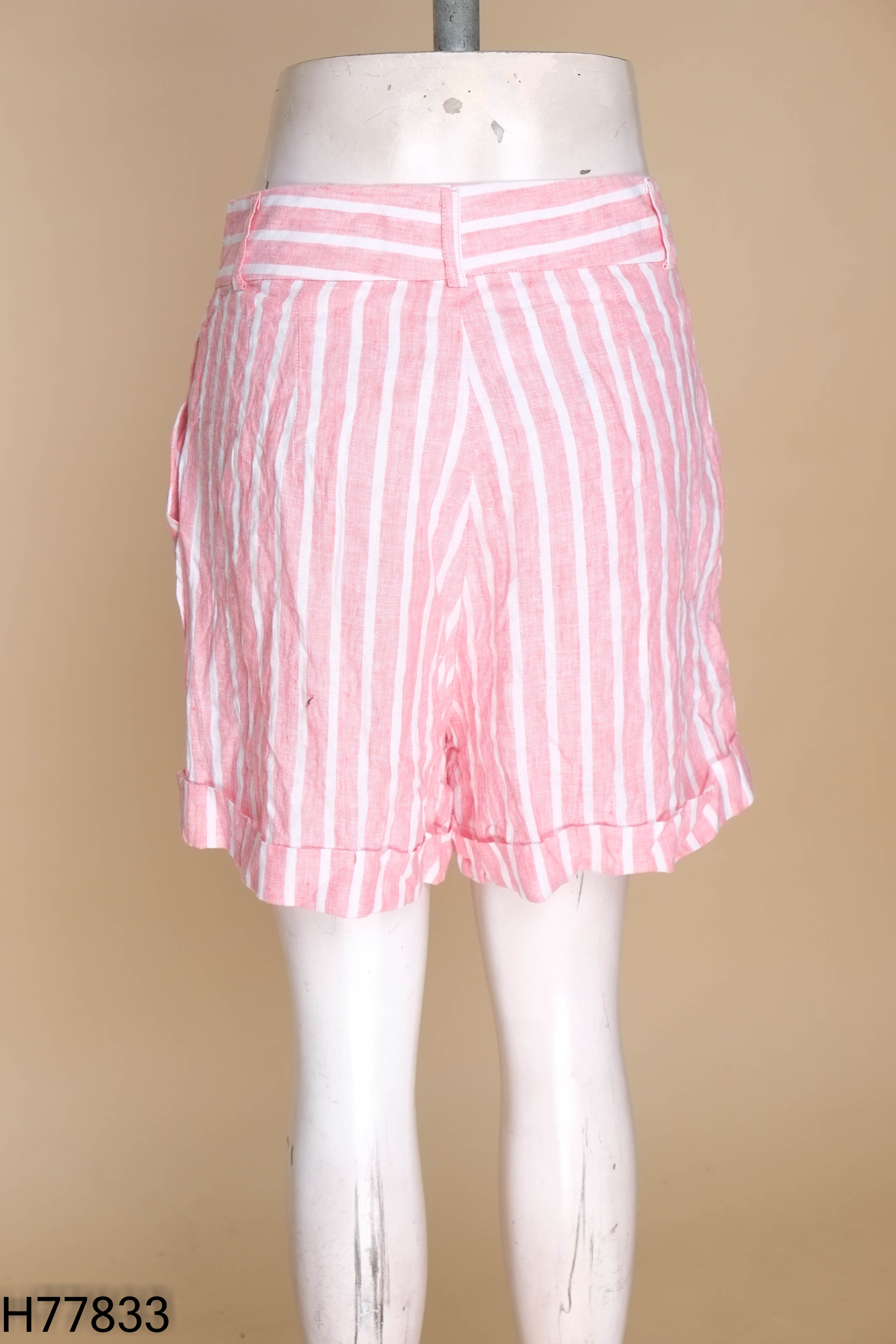 Quần shorts linen CANARY hồng sọc
