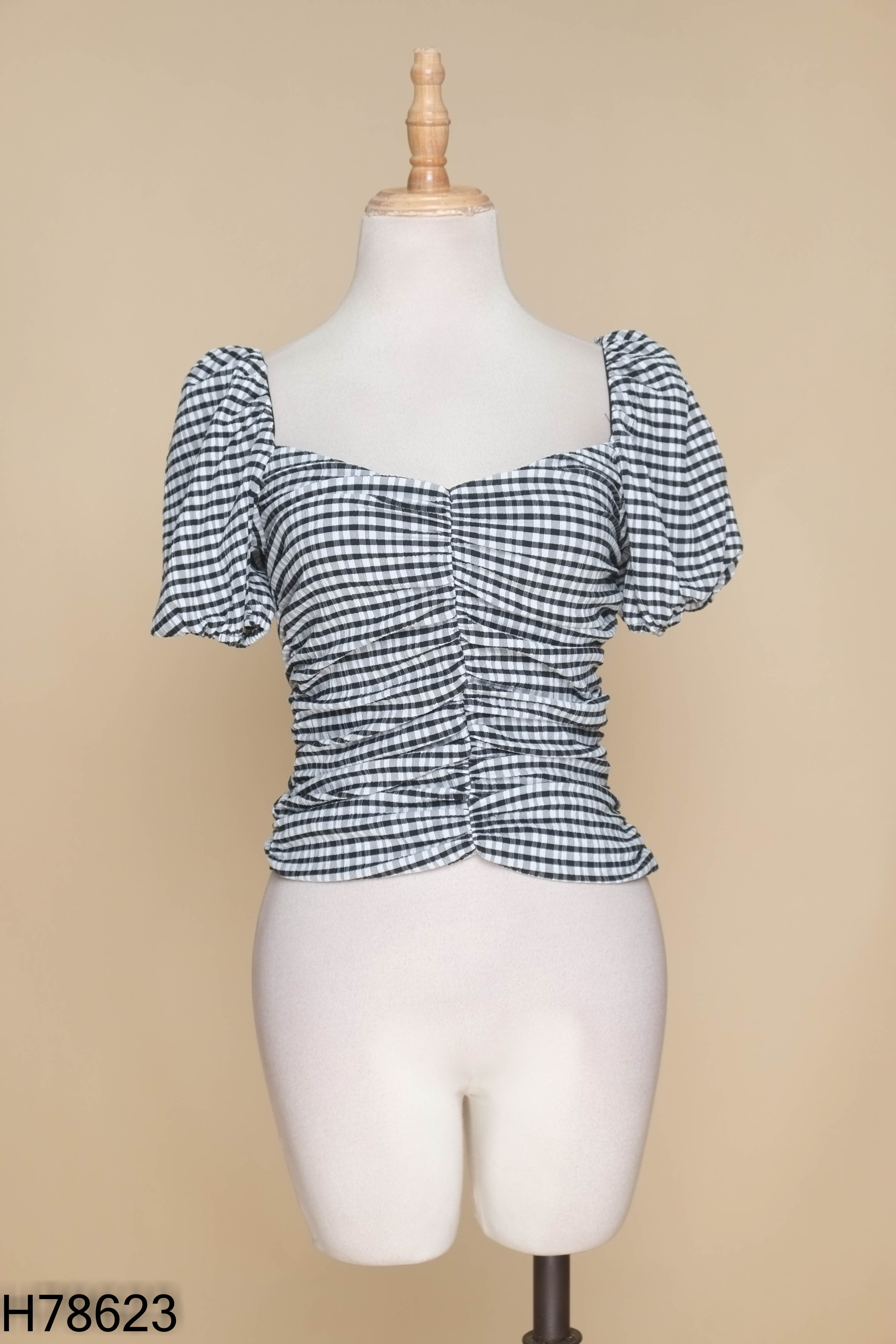 Áo đen MANGO kẻ caro tay phồng