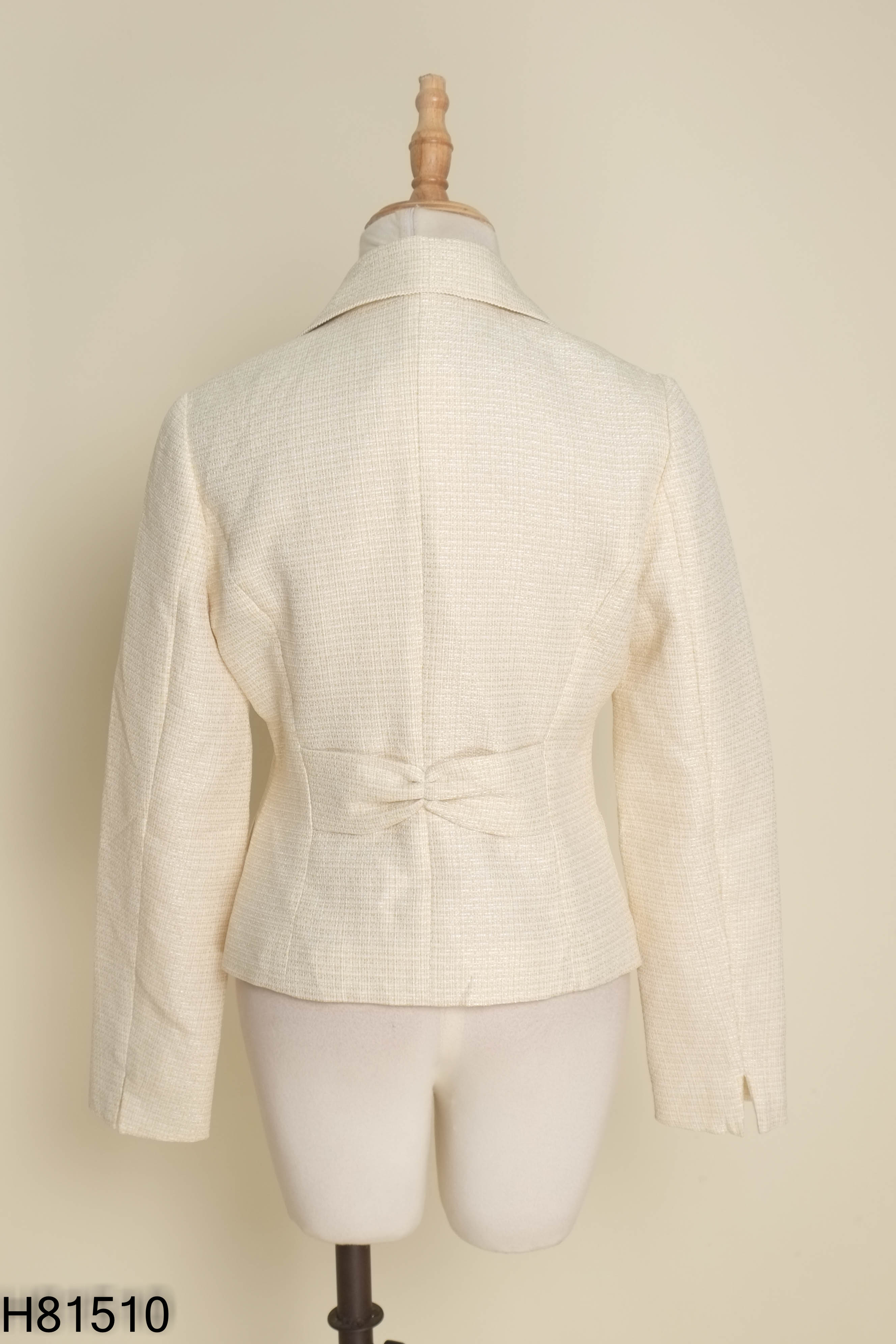 Áo dạ be cổ vest