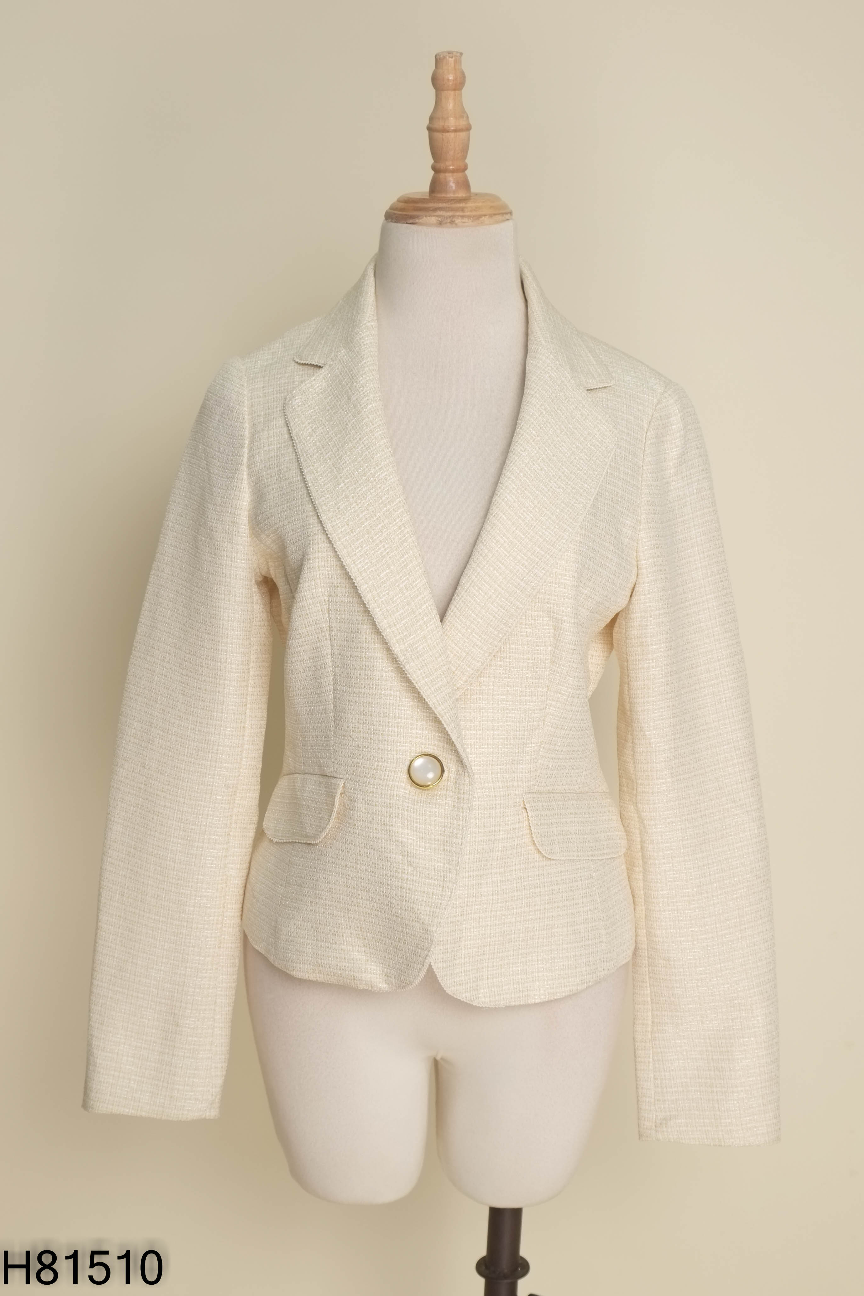 Áo dạ be cổ vest