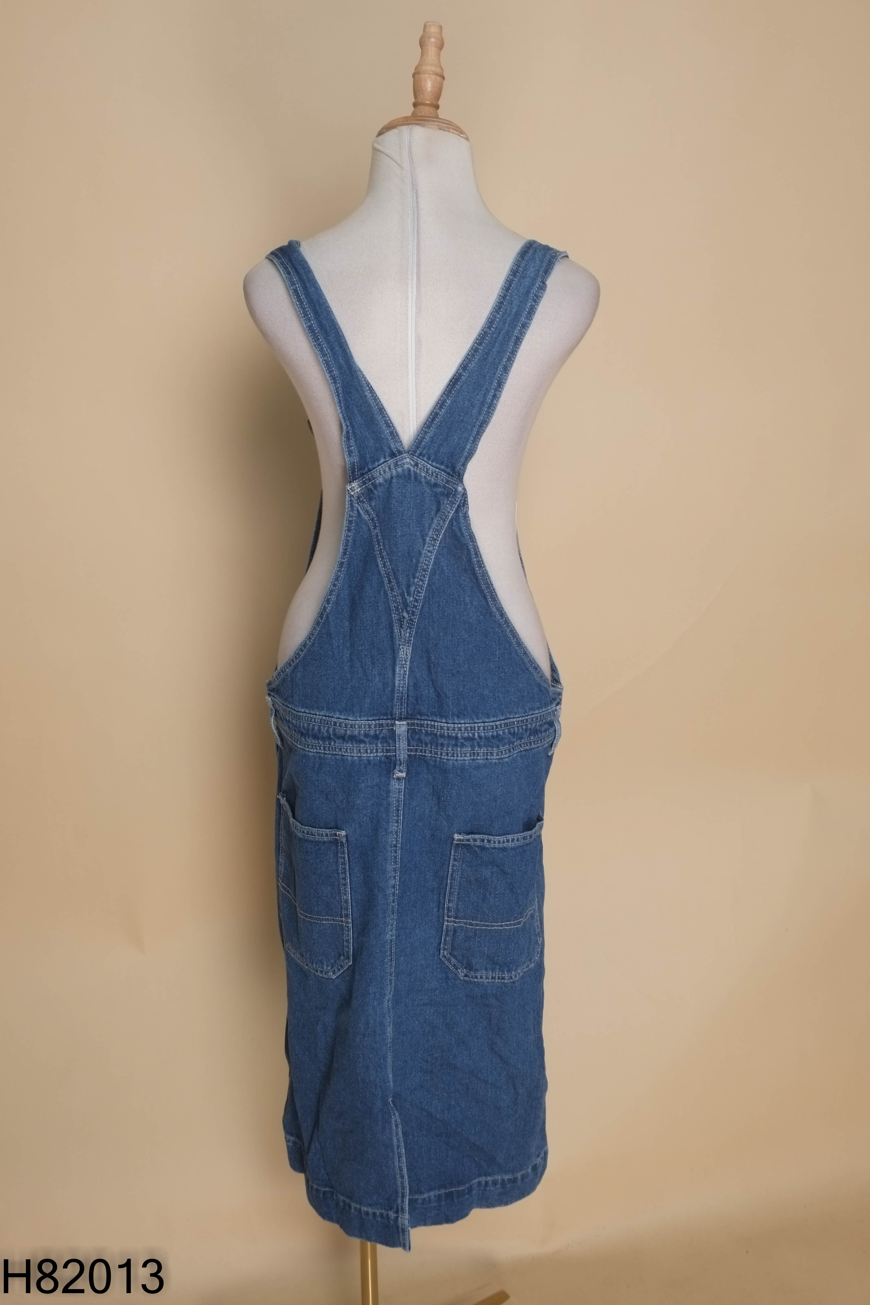 Váy jeans yếm xanh