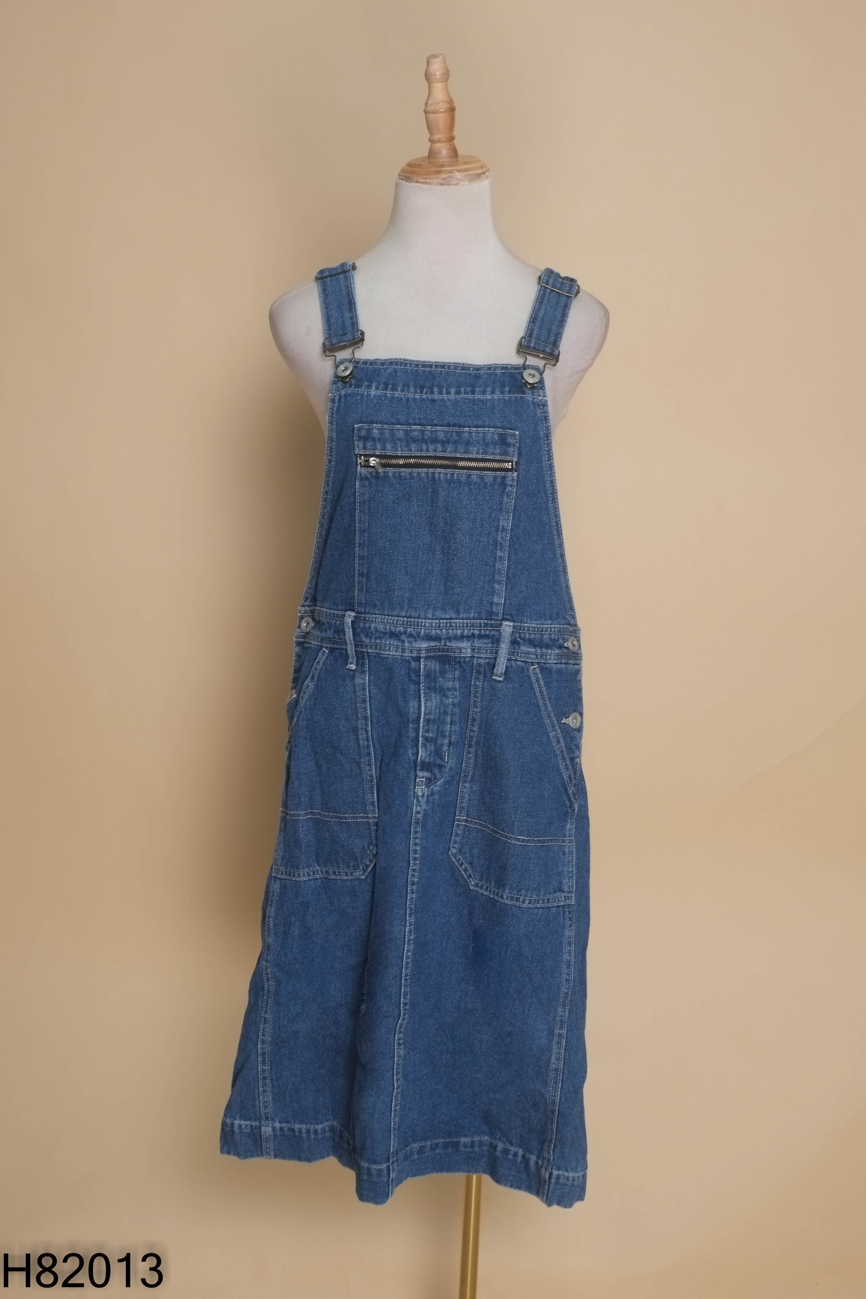 Váy jeans yếm xanh