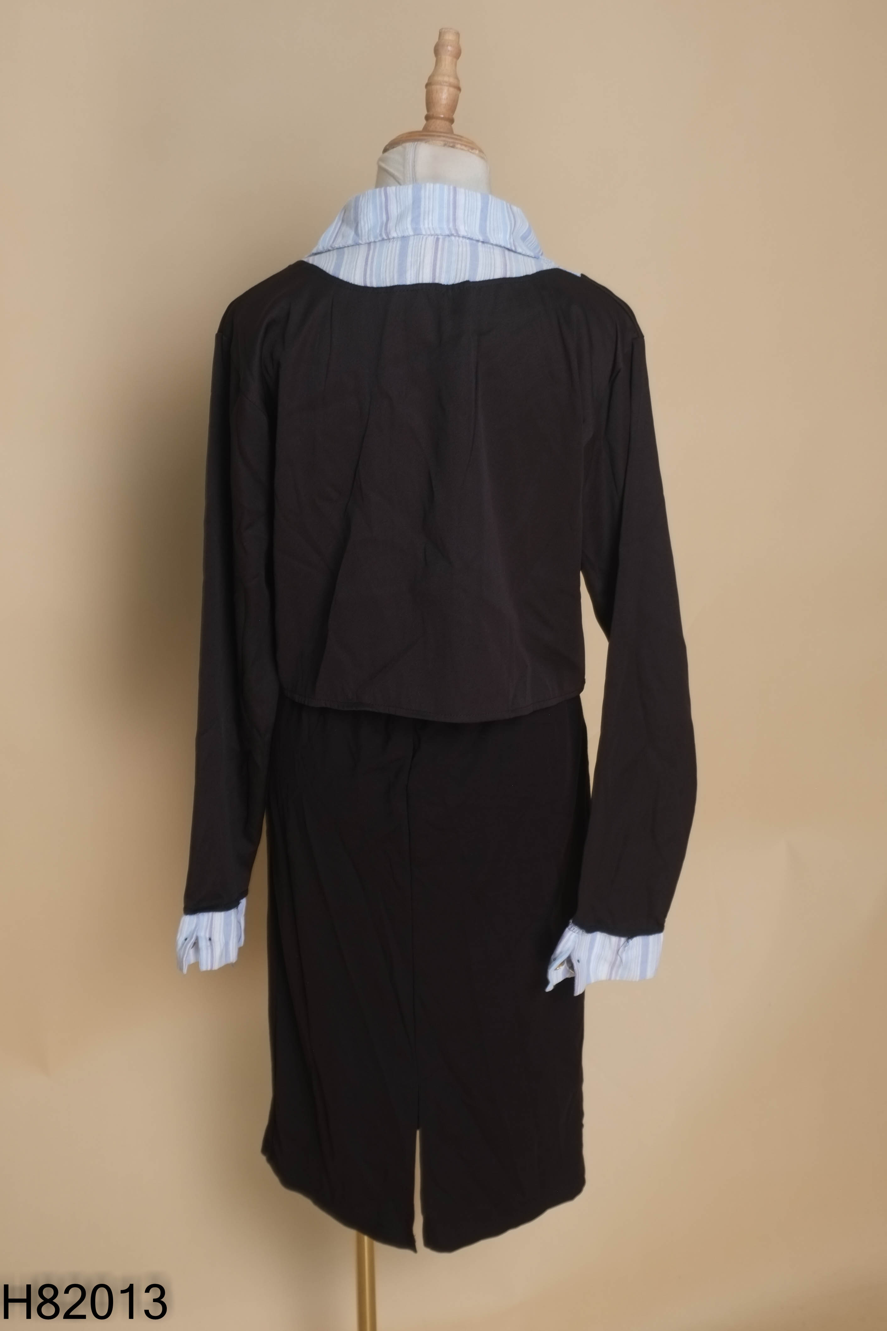 Set DAZY đen+quần suông ghi