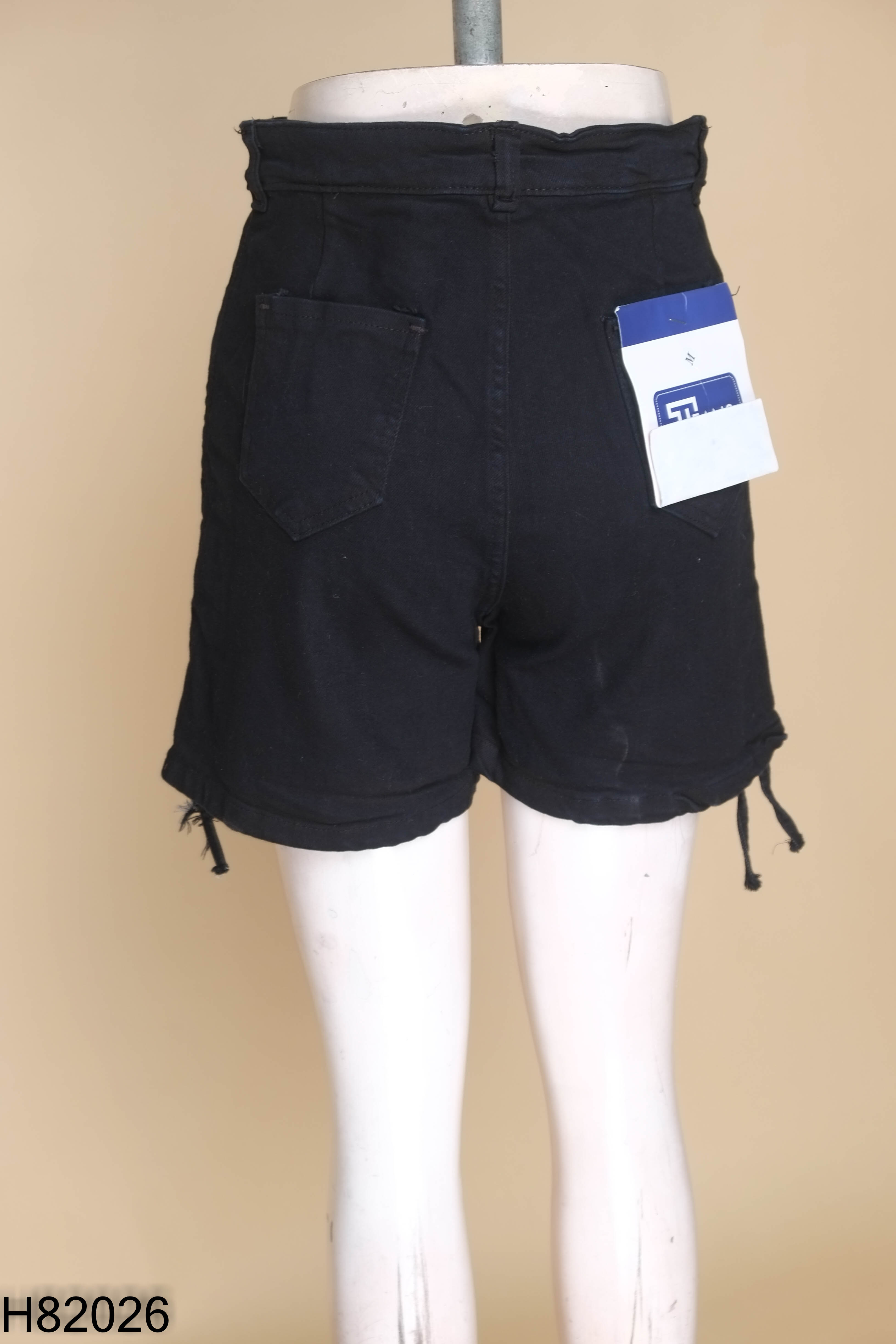 Quần short jean đen trơn