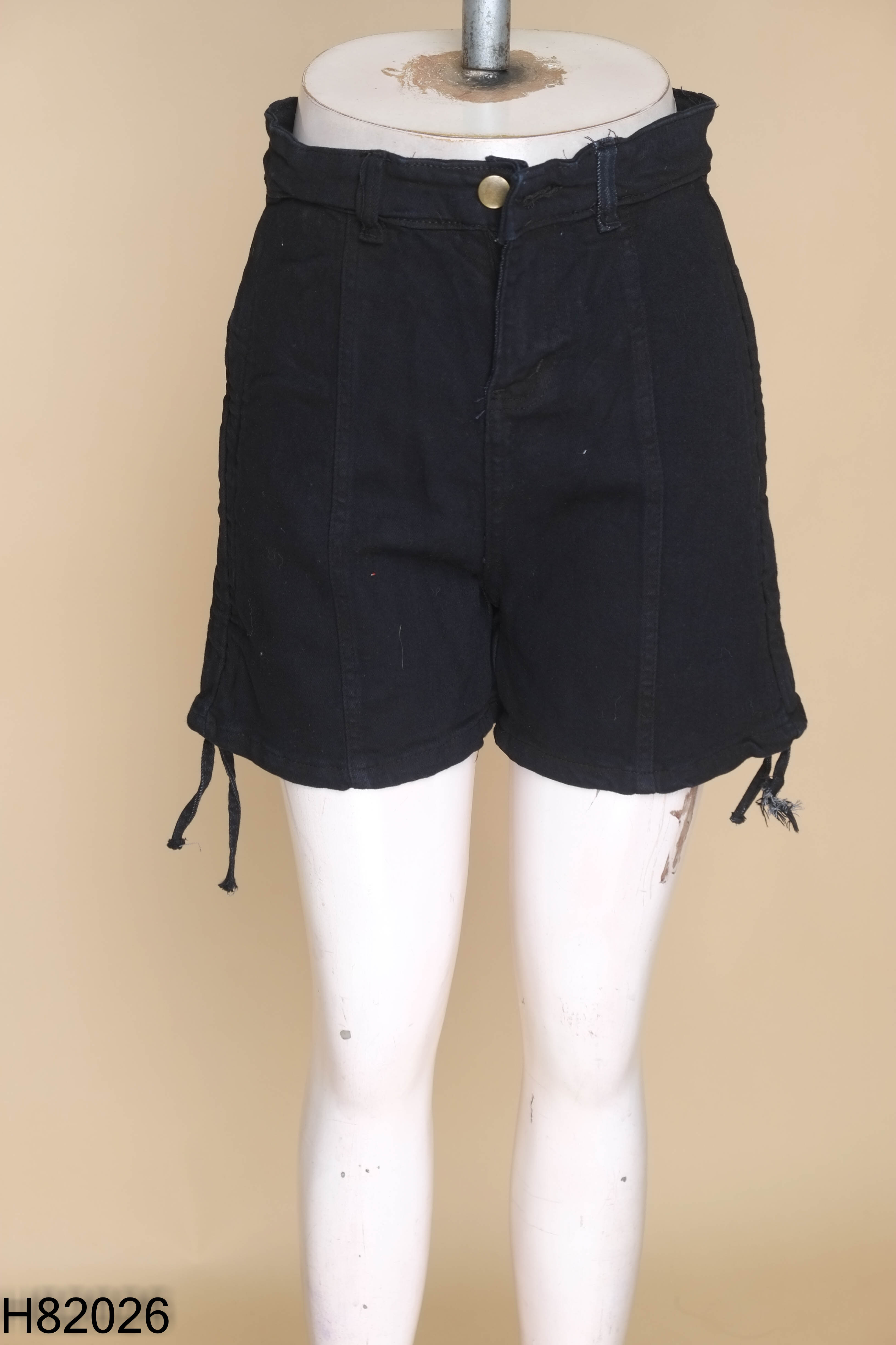 Quần short jean đen trơn