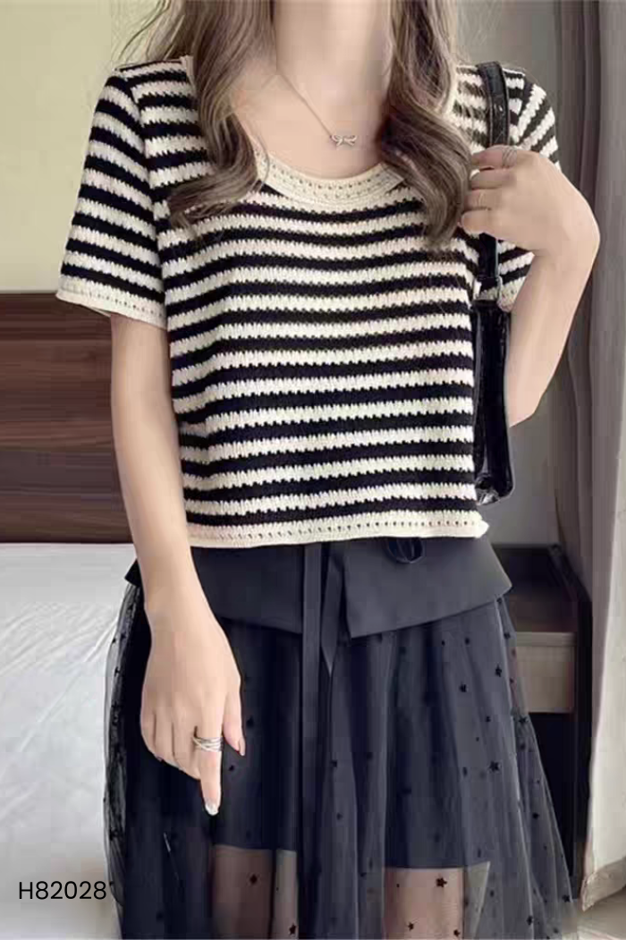 Áo be kẻ đen
