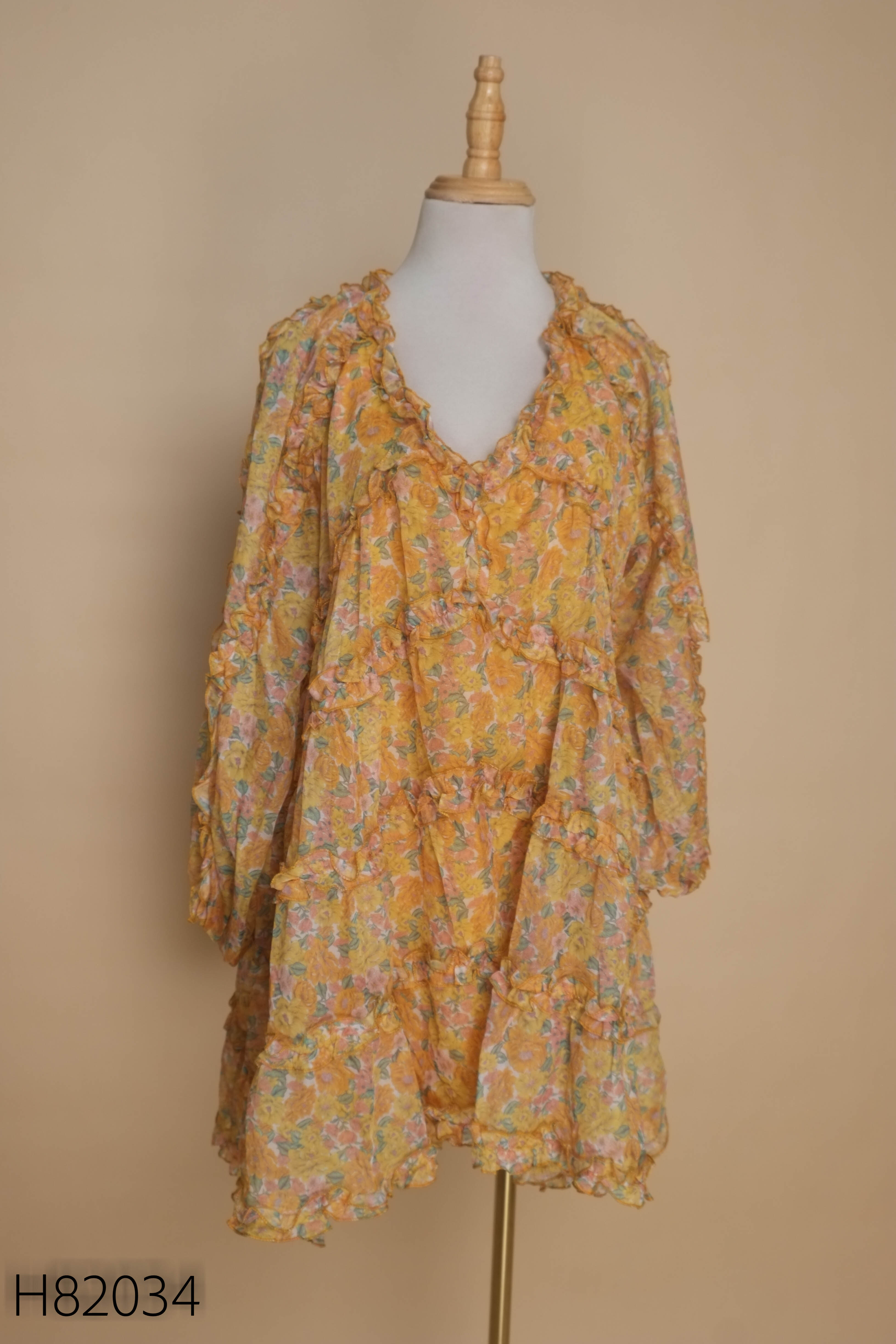 Váy vàng ZIMMERMANN hoa babydoll phối bèo