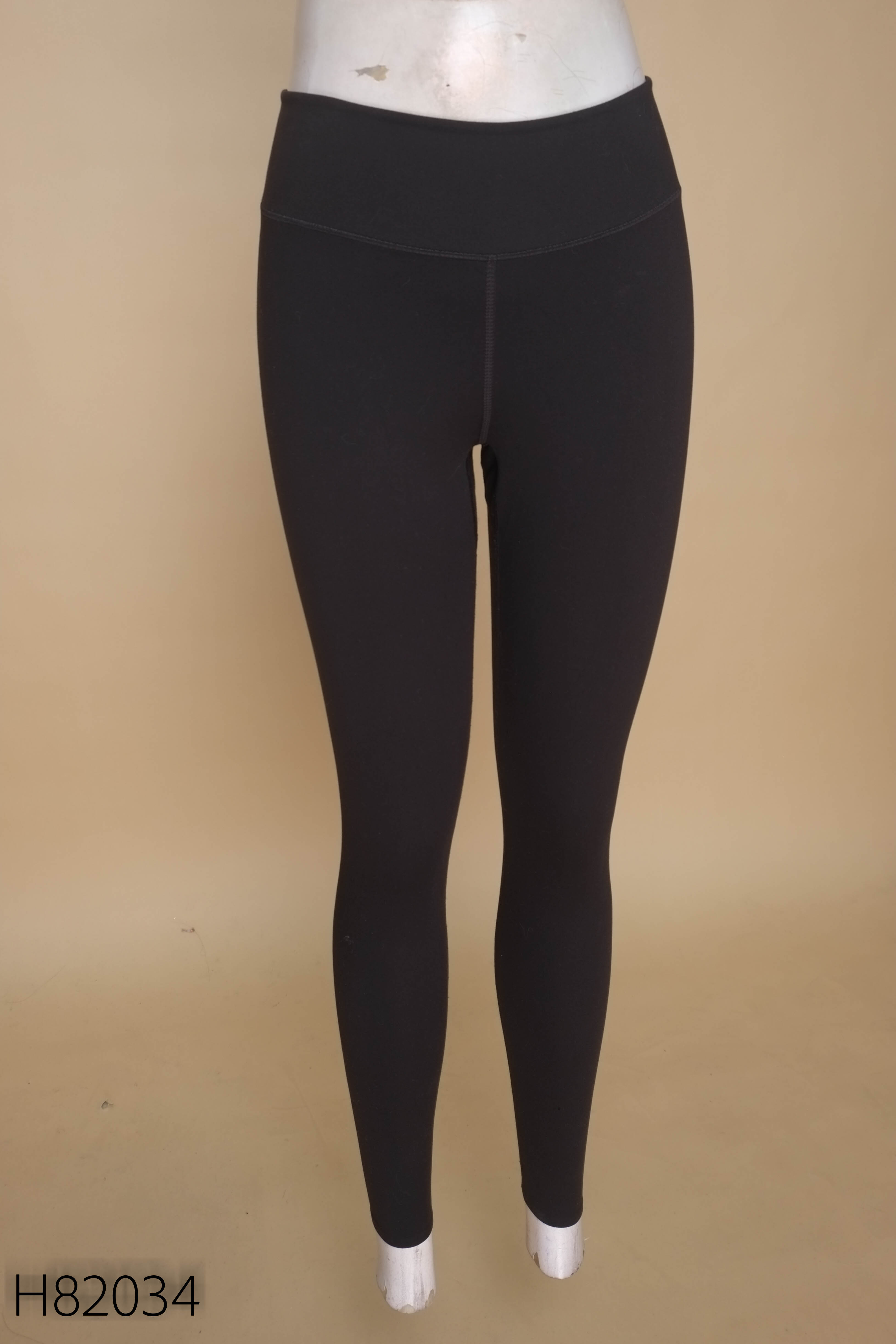 Quần UNIQLO leggings đen