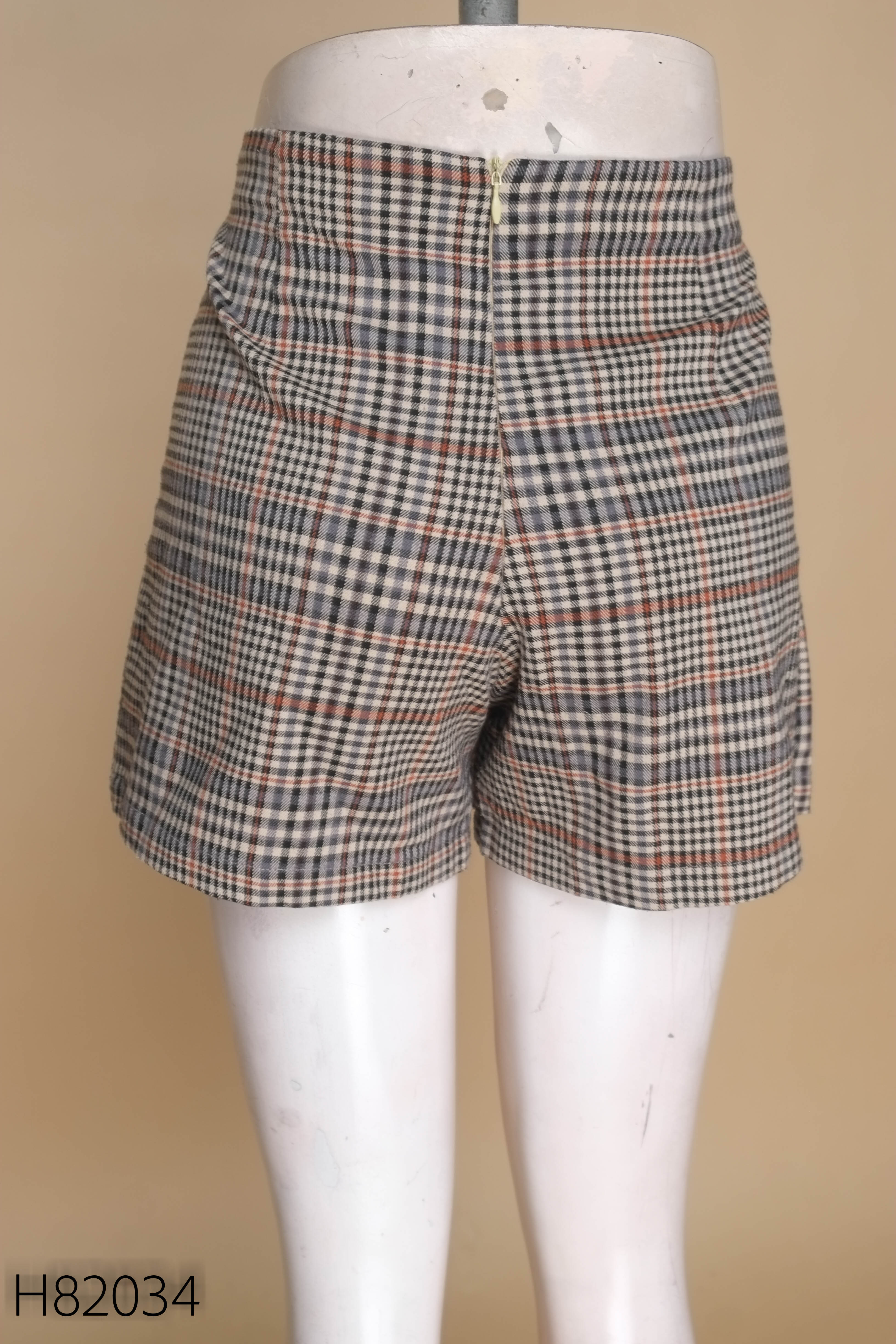 Quần shorts nâu BLEUBIRD kẻ caro