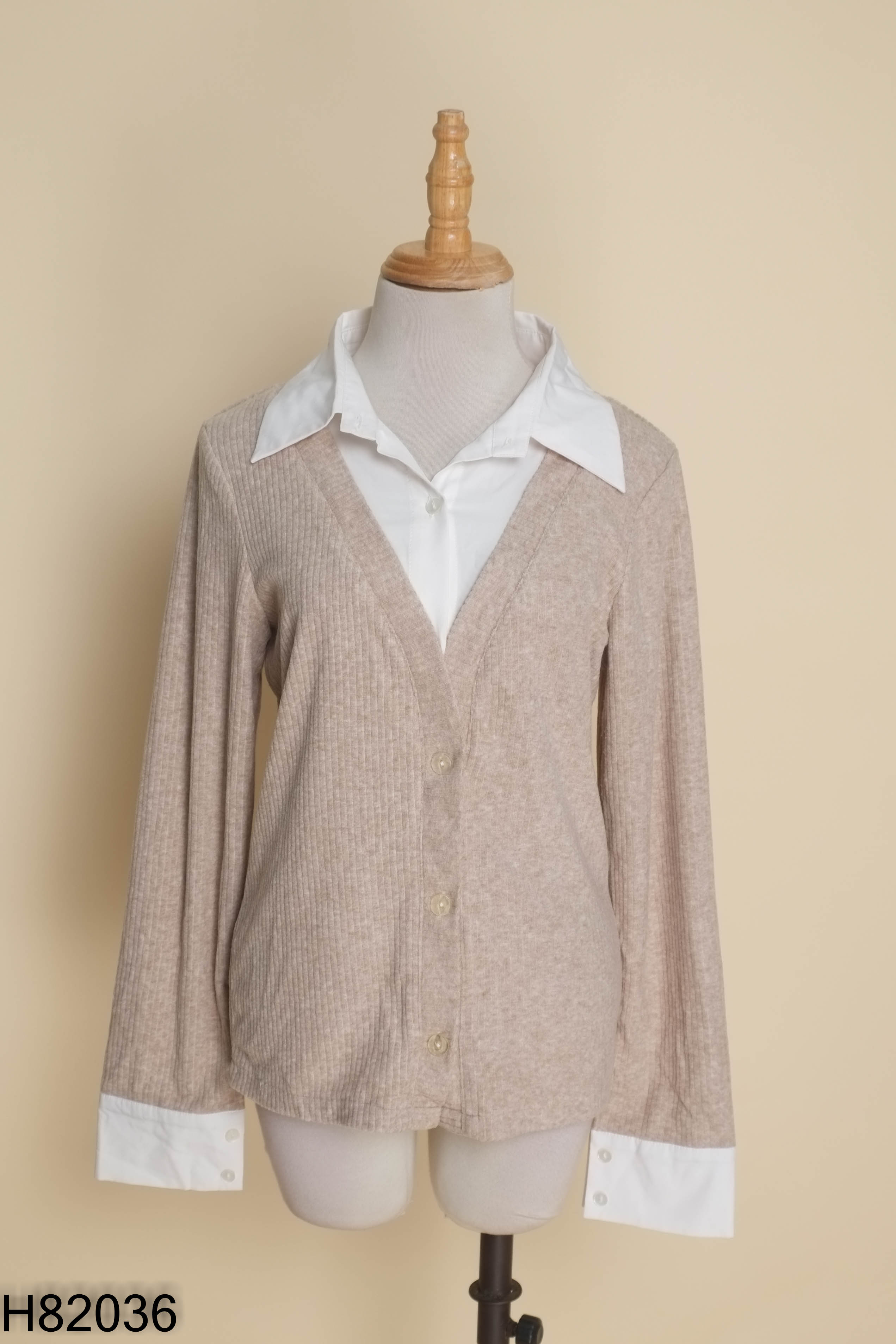 Áo len cardigan nâu be FEECE phối cổ sơ mi